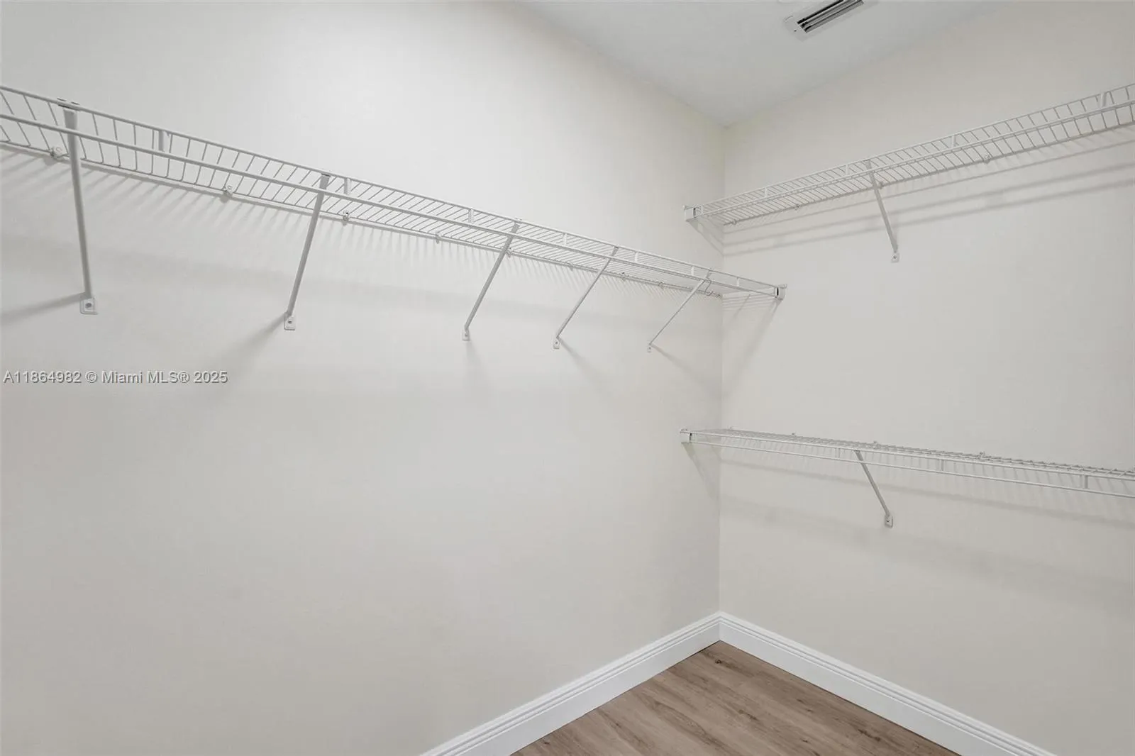 1033 NE 17th Way, #803