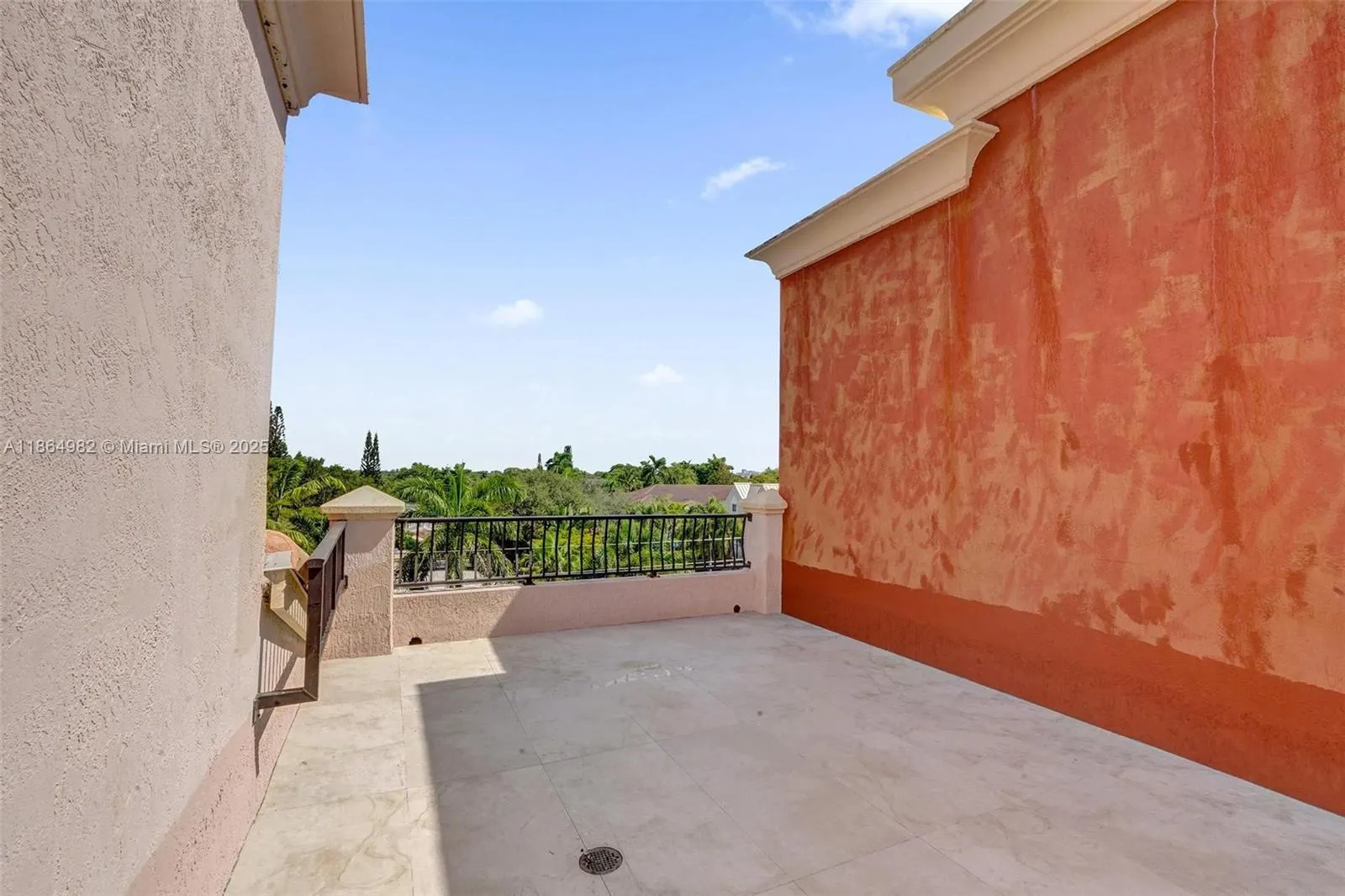 1033 NE 17th Way, #803