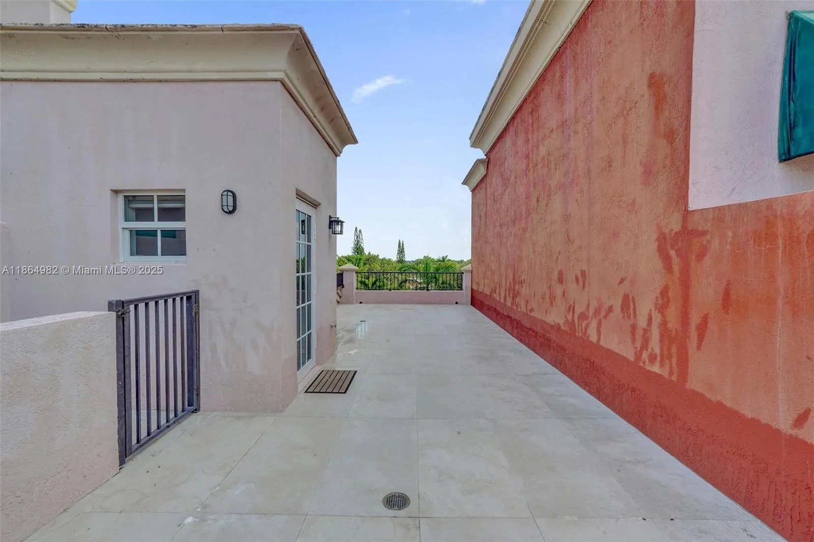 1033 NE 17th Way, #803
