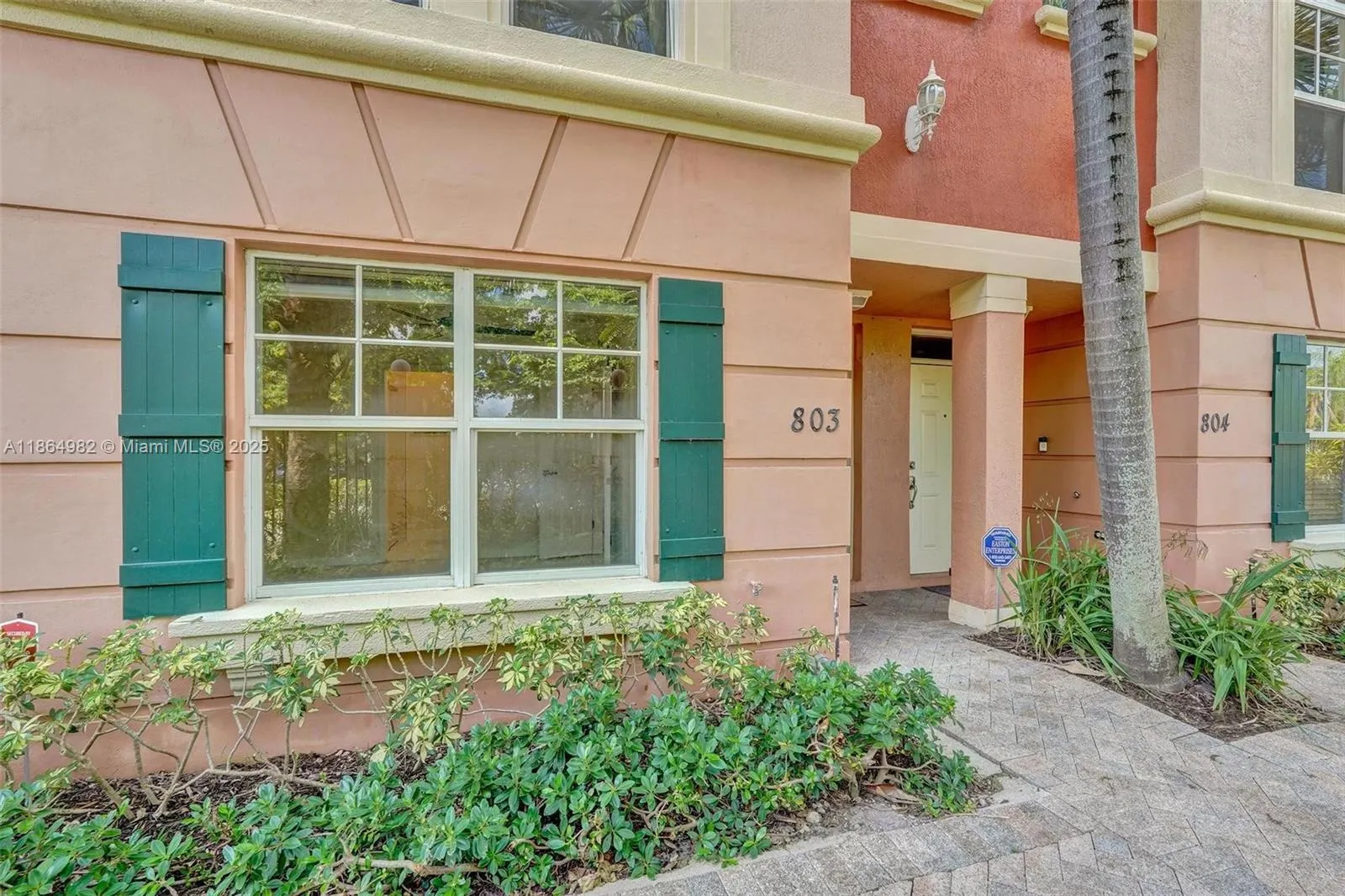 1033 NE 17th Way, #803