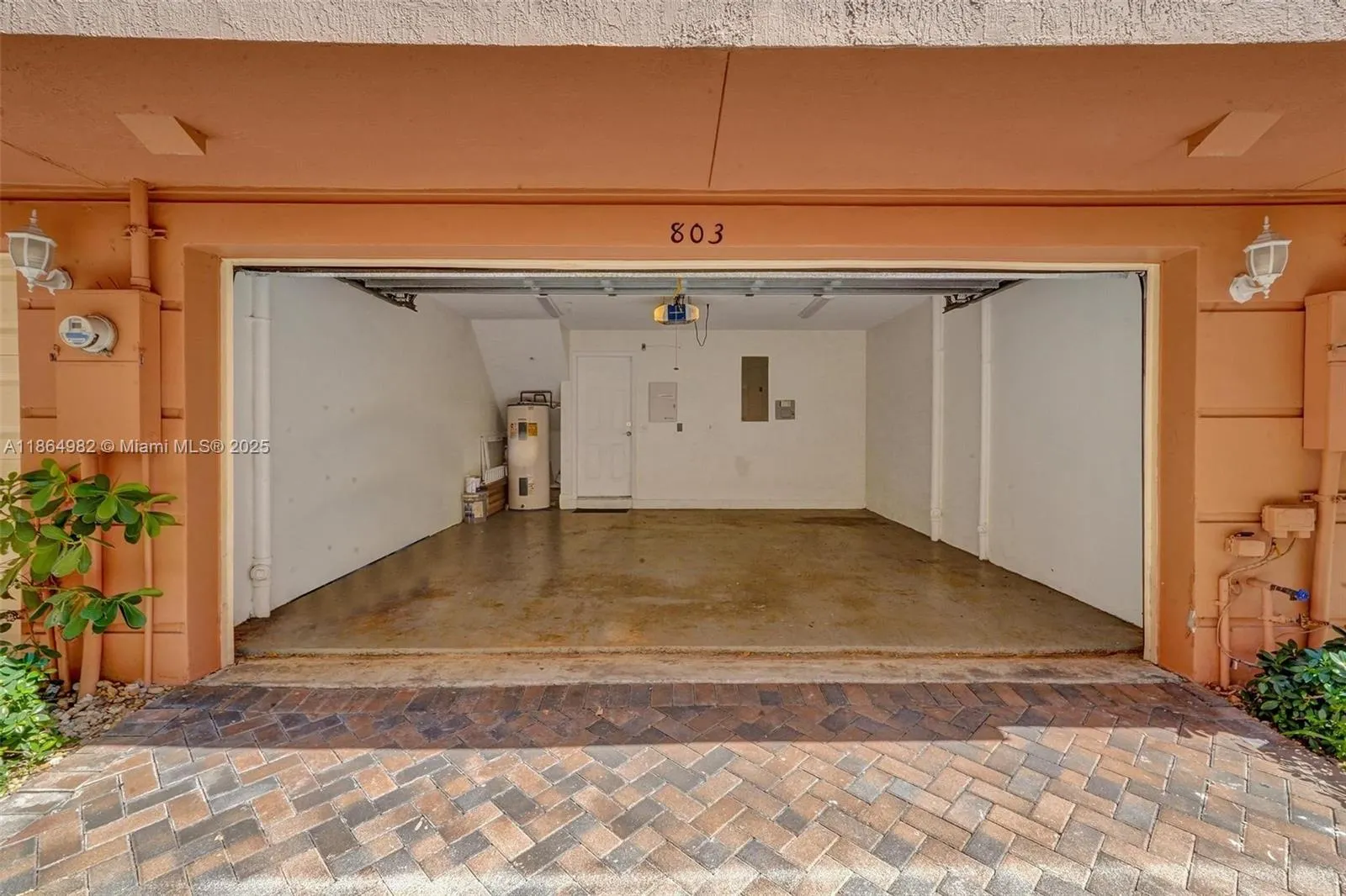 1033 NE 17th Way, #803