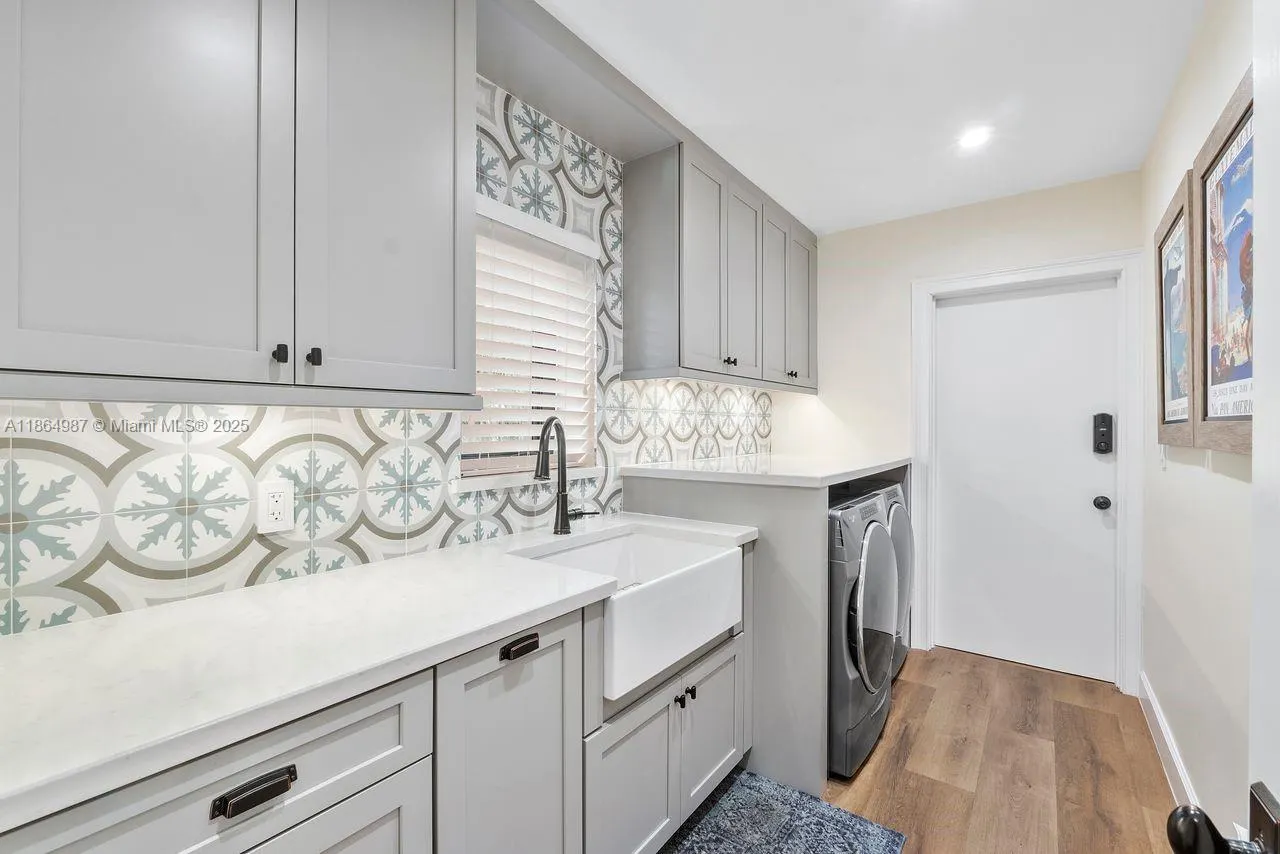 11044 SW 77th Ct Cir