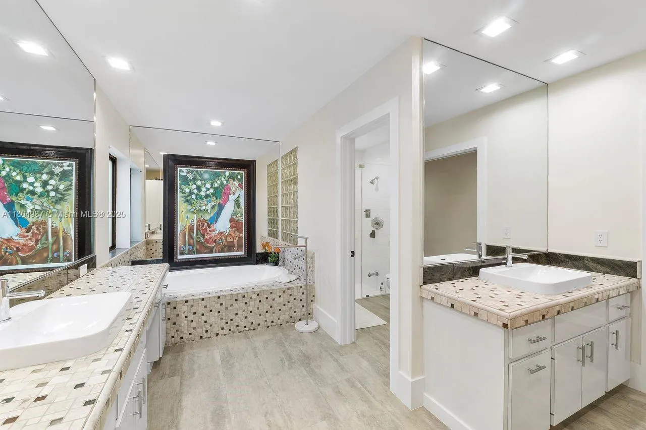 11044 SW 77th Ct Cir