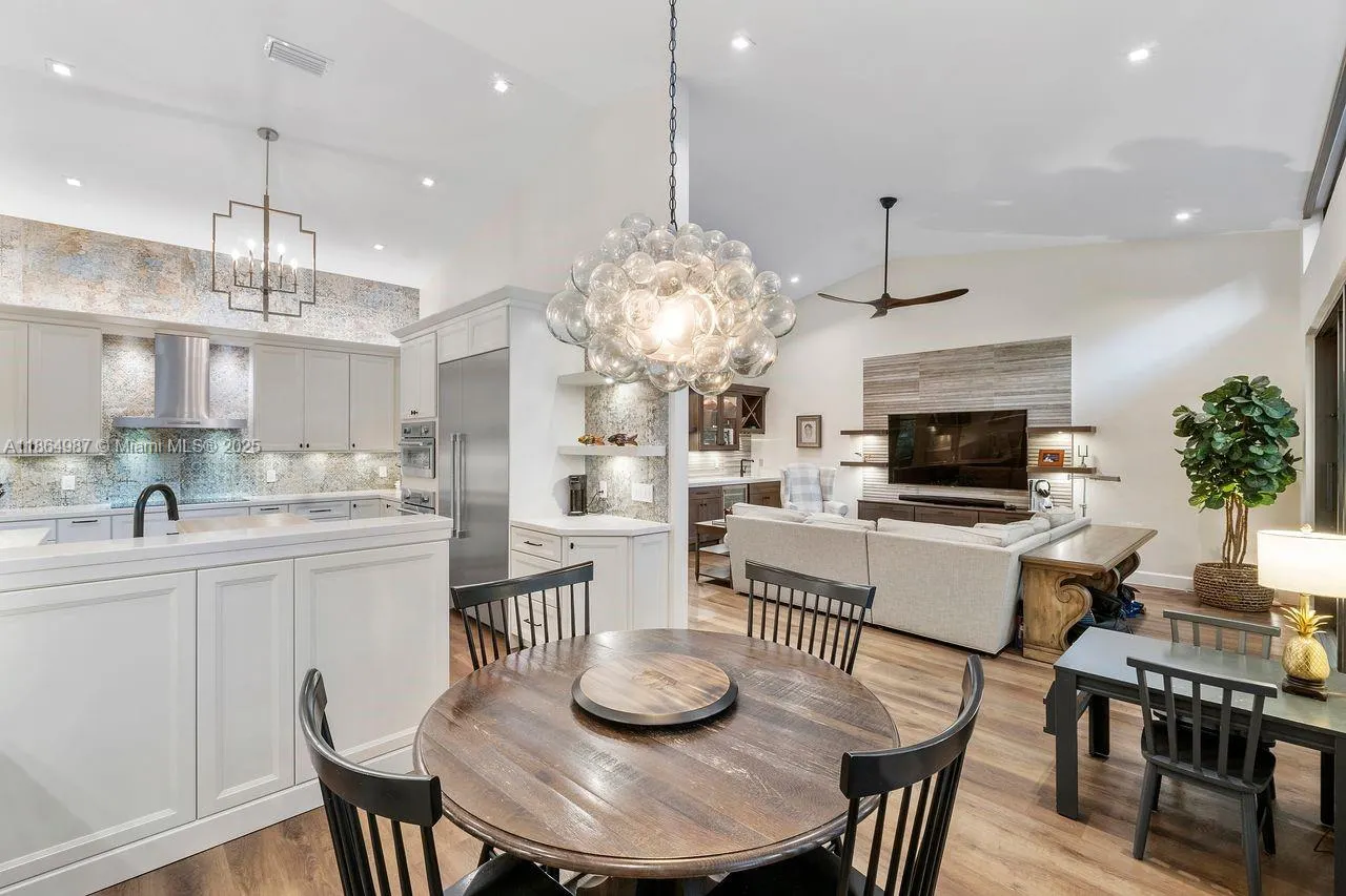 11044 SW 77th Ct Cir