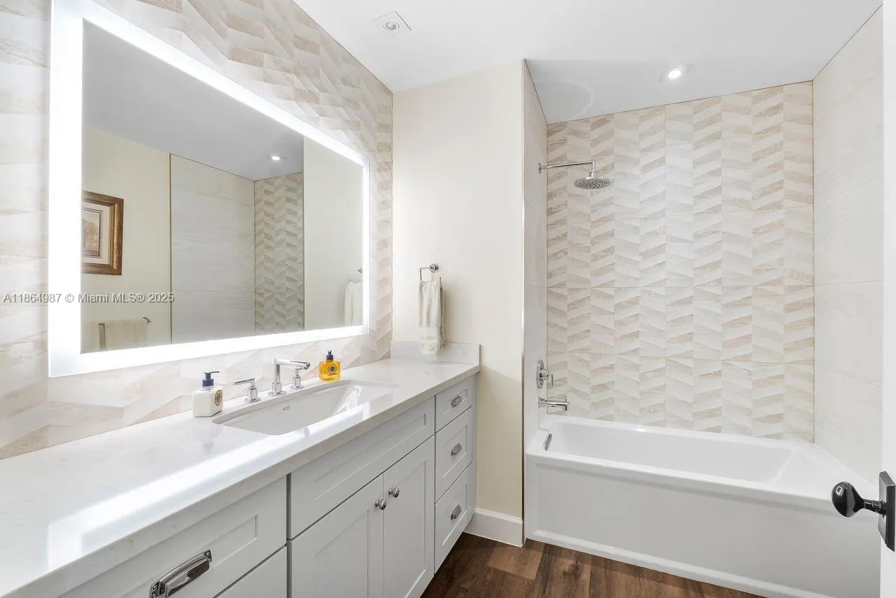 11044 SW 77th Ct Cir