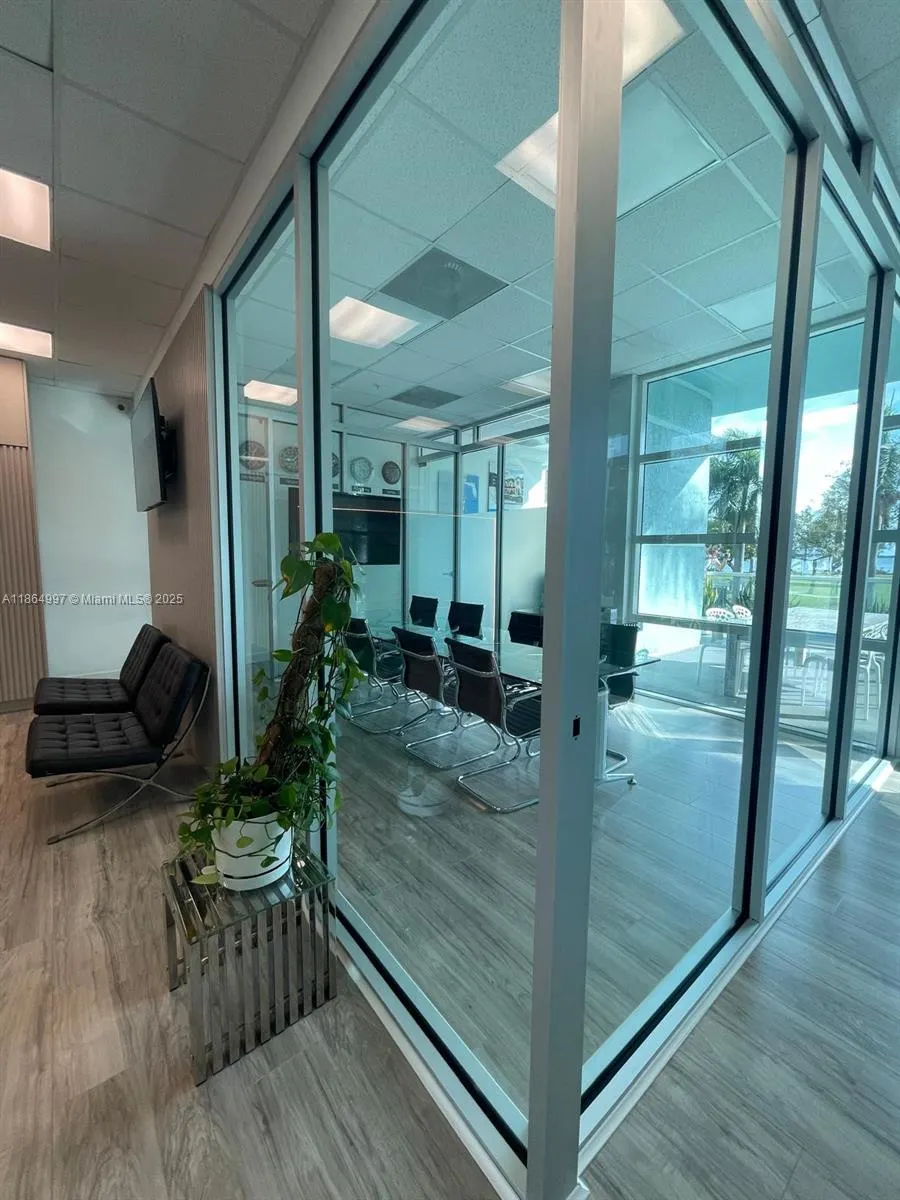 1900 N Bayshore Dr, #1A