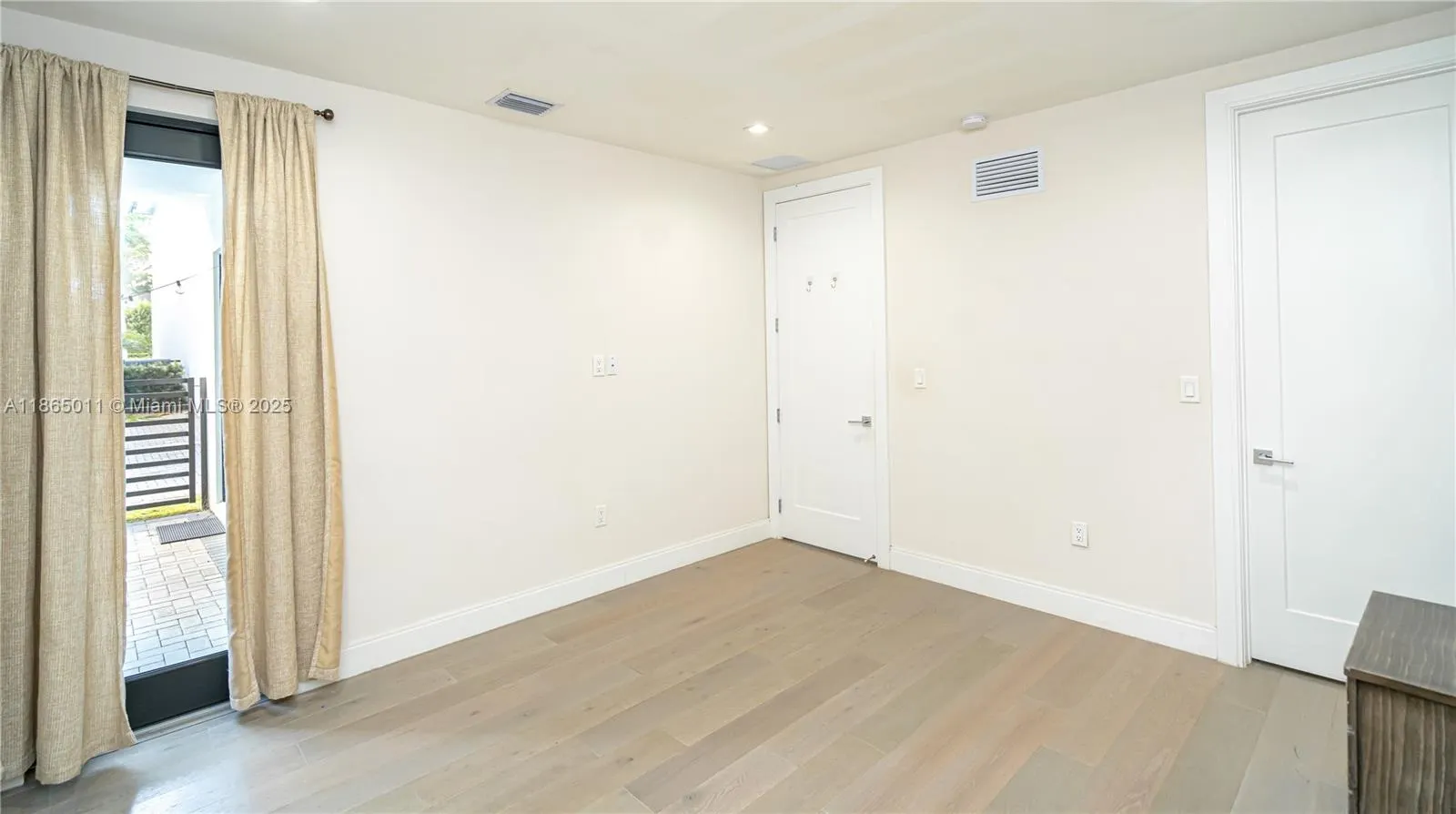 8263 NW 47th Ter