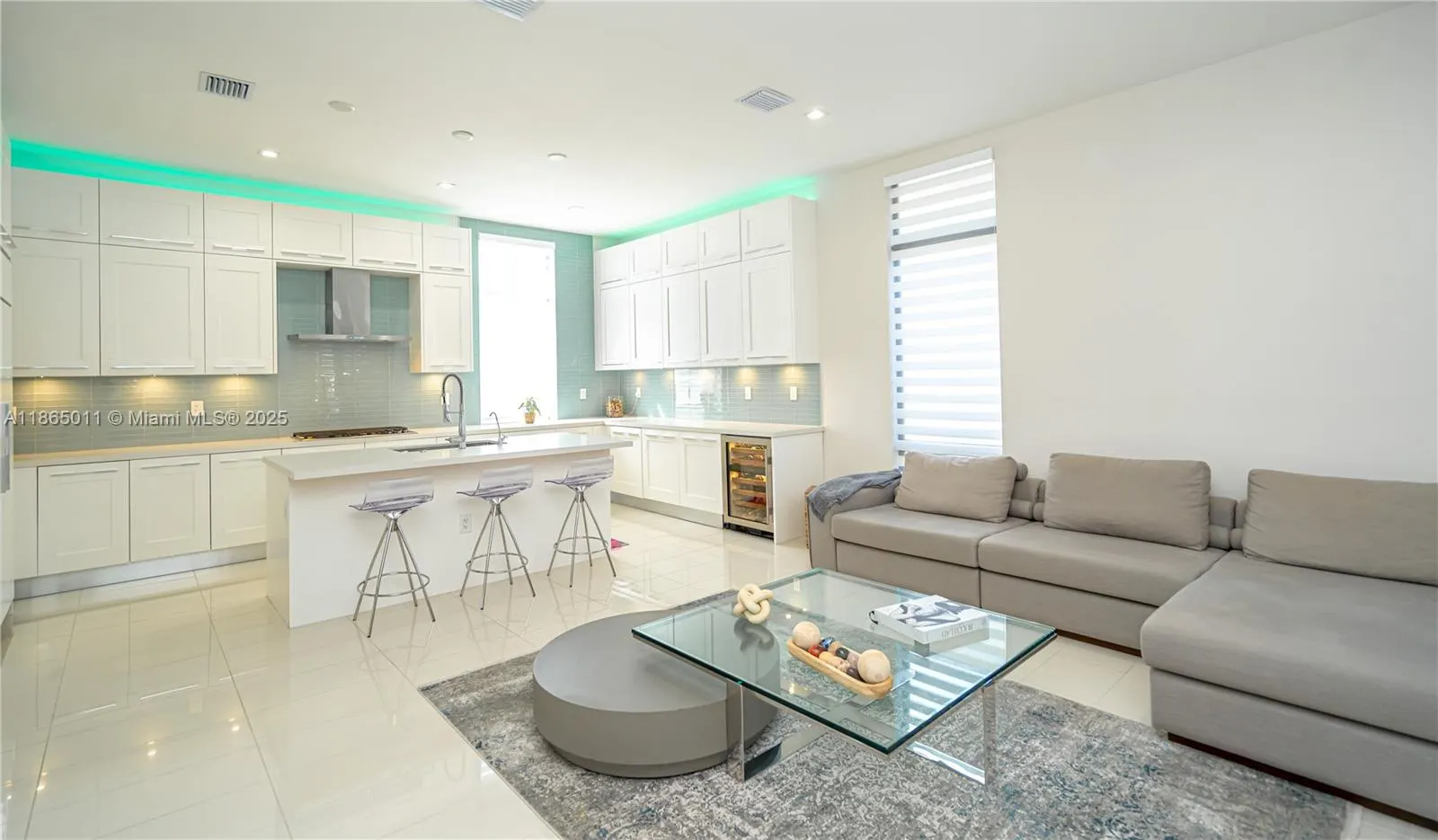 8263 NW 47th Ter