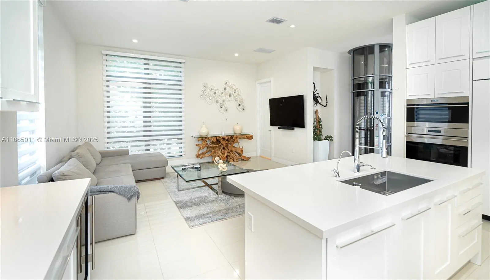 8263 NW 47th Ter