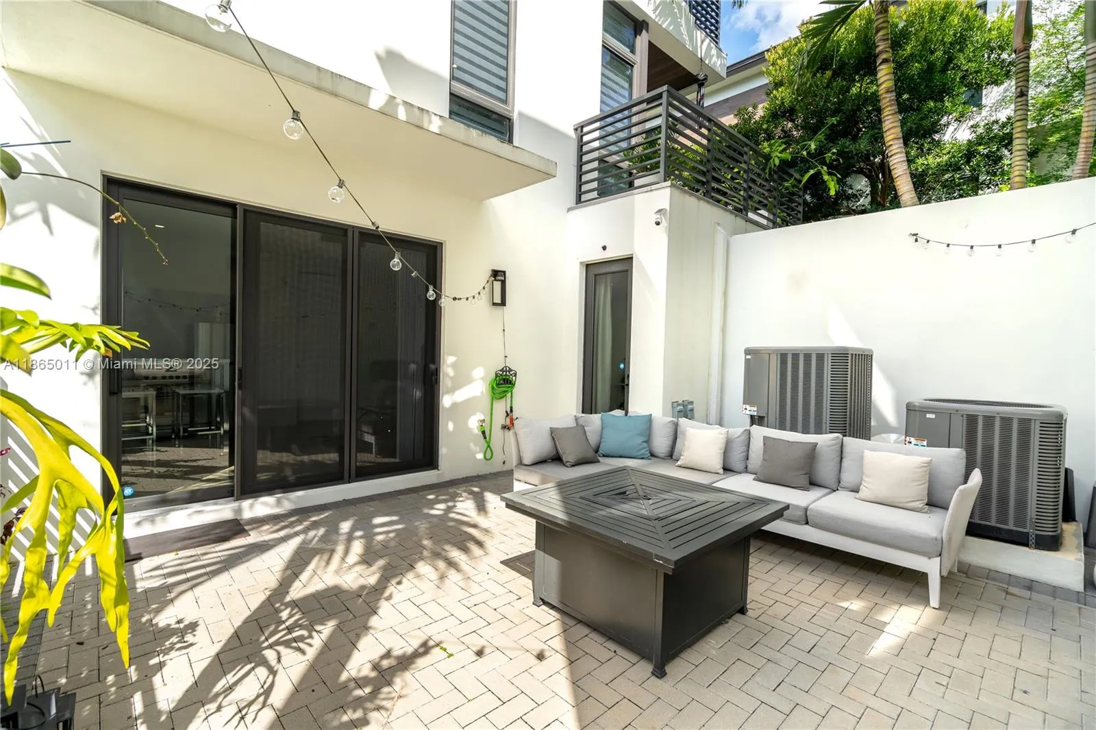 8263 NW 47th Ter