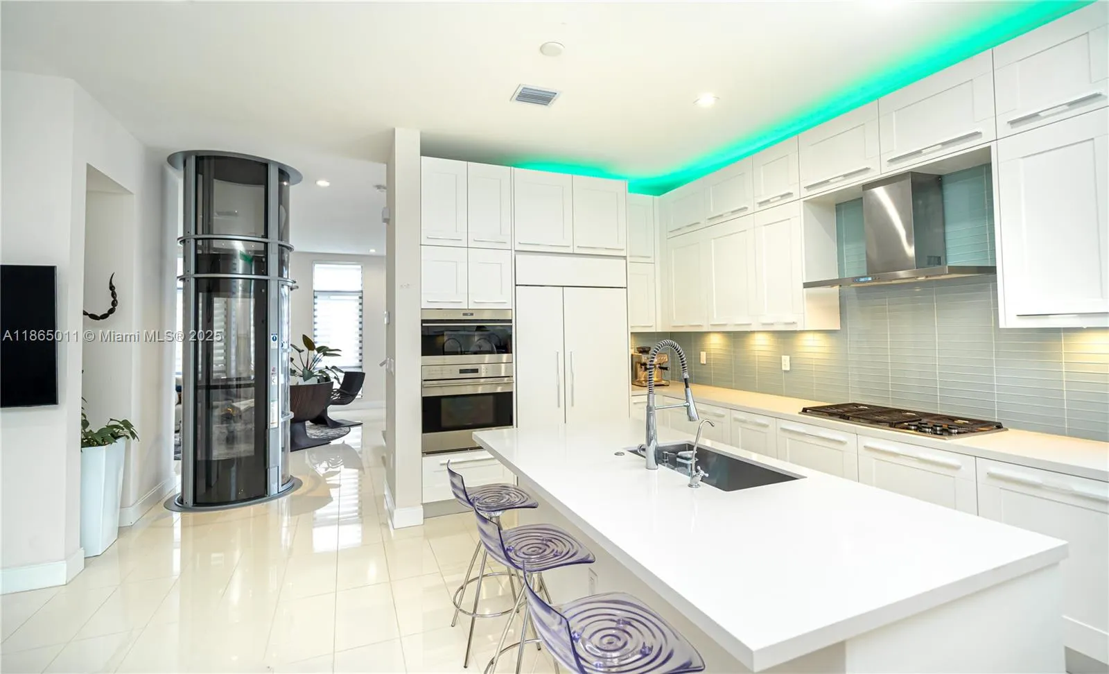 8263 NW 47th Ter