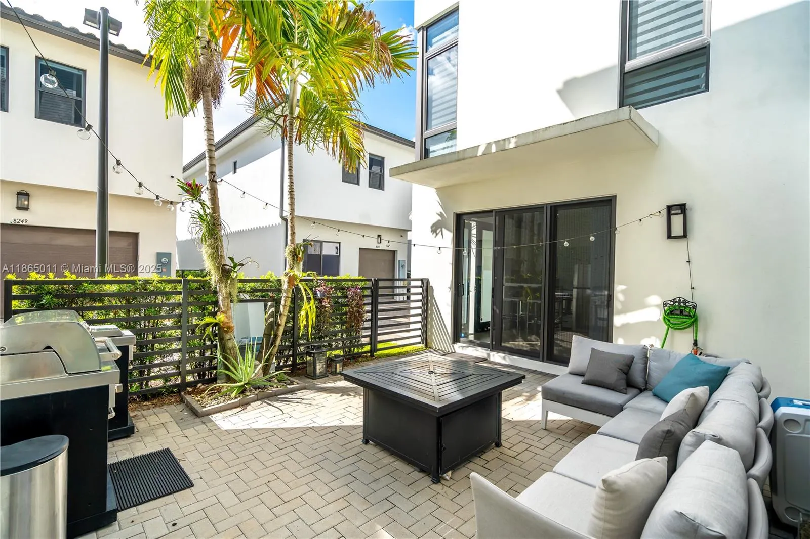 8263 NW 47th Ter