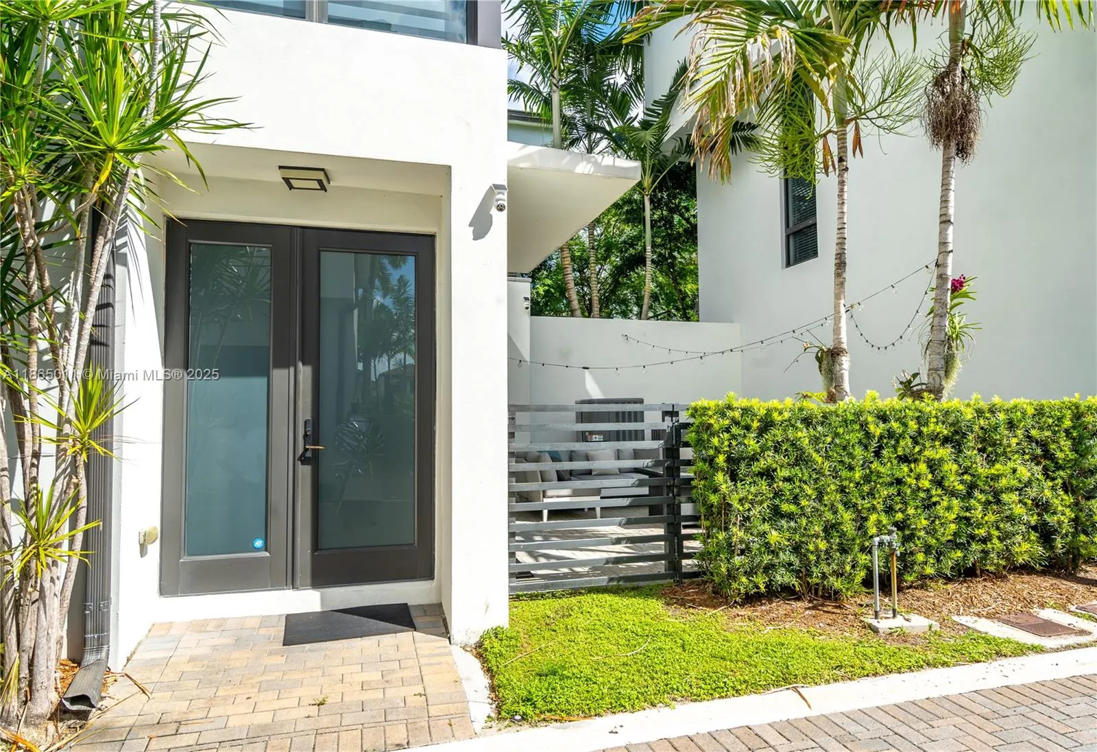 8263 NW 47th Ter