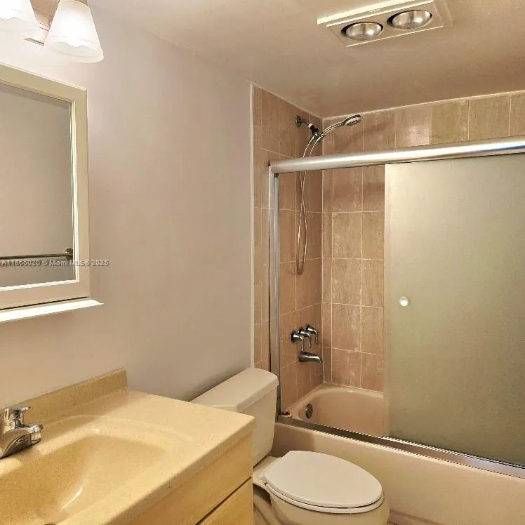 205 SE 11th Ter, #302