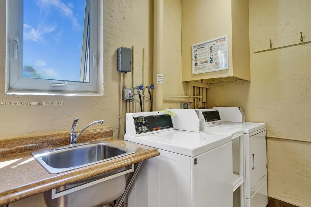 205 SE 11th Ter, #302