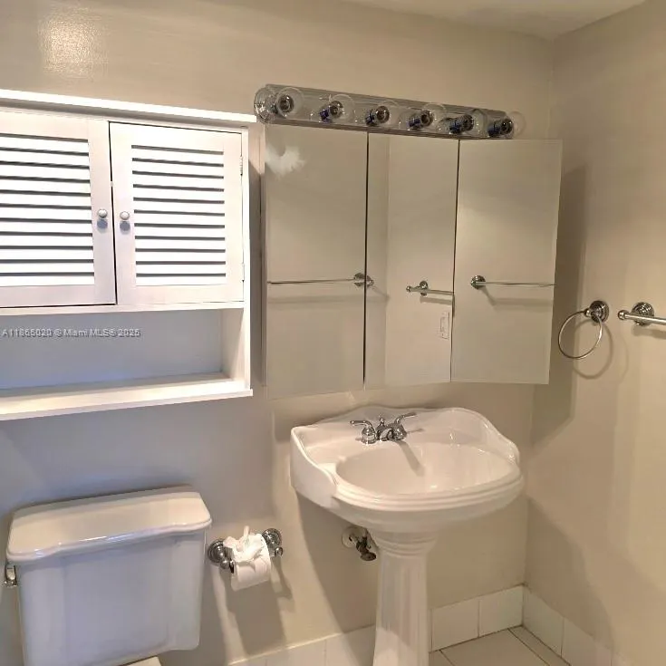205 SE 11th Ter, #302