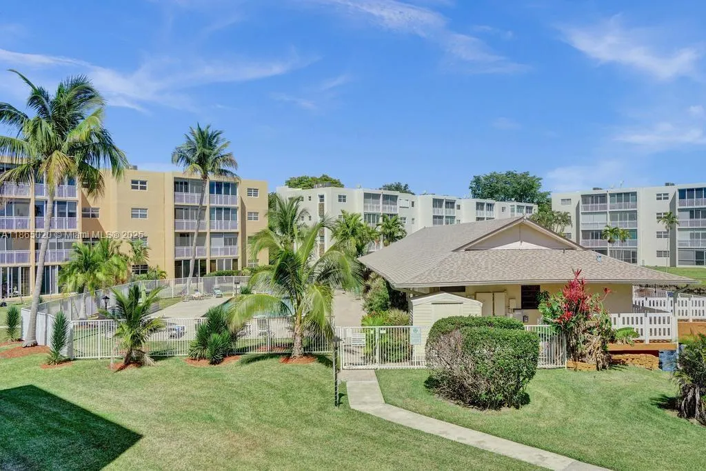 205 SE 11th Ter, #302