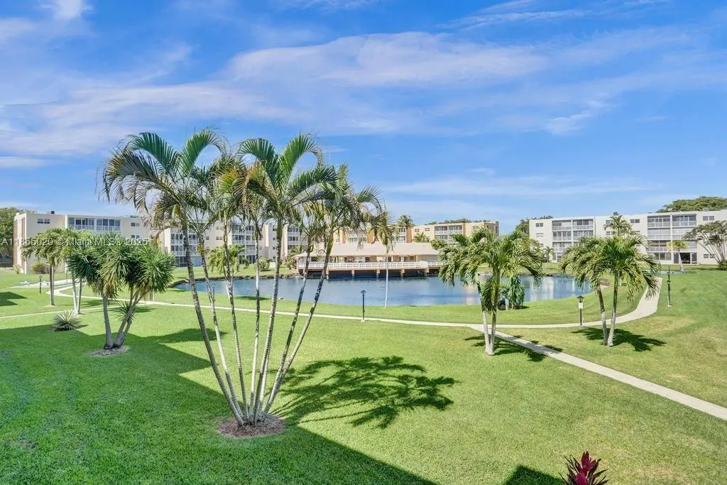 205 SE 11th Ter, #302