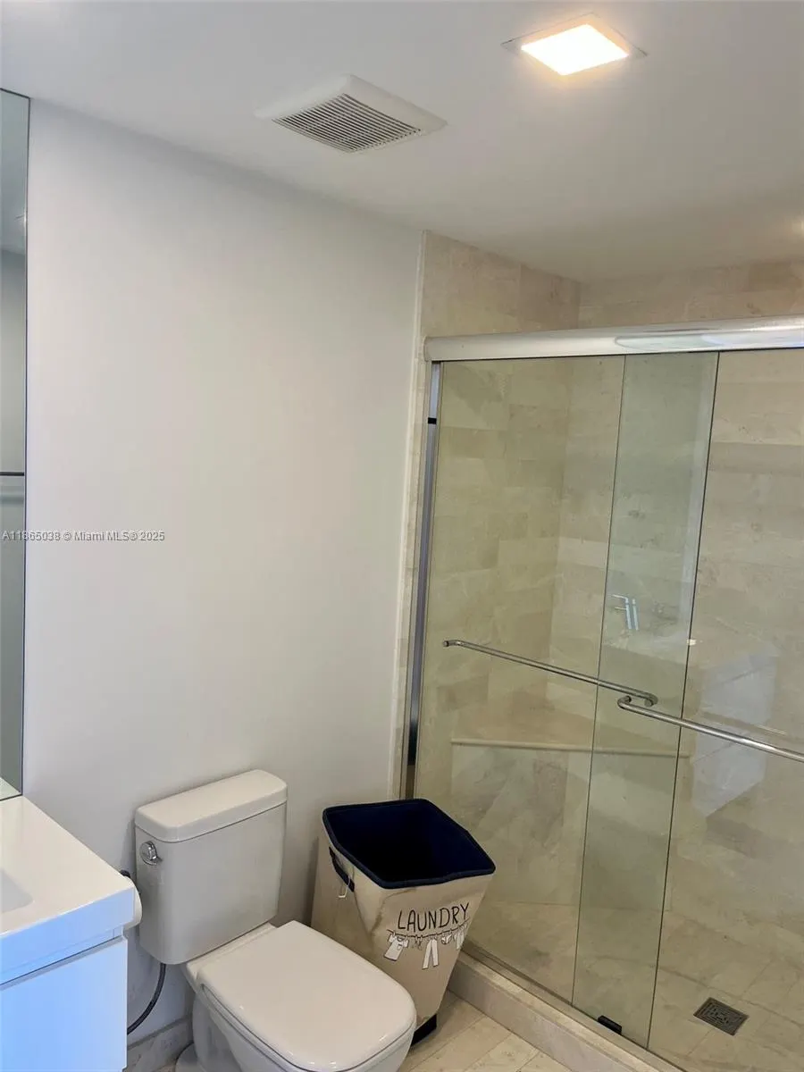 17111 Biscayne Blvd, #1806