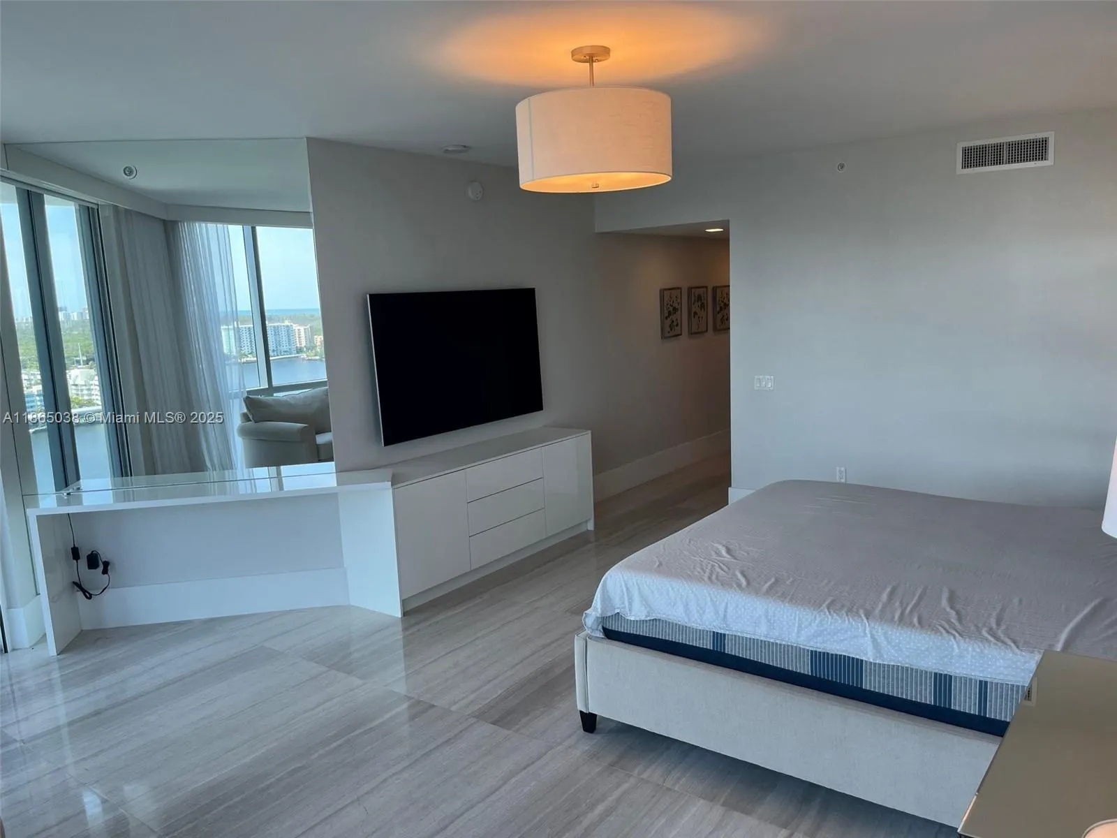 17111 Biscayne Blvd, #1806