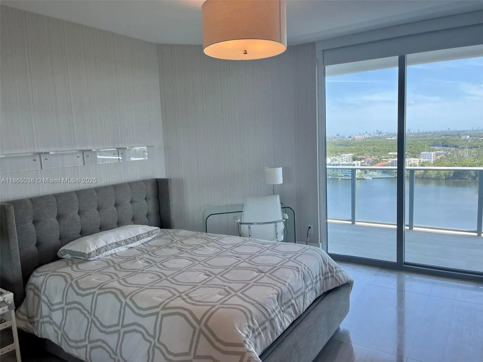 17111 Biscayne Blvd, #1806