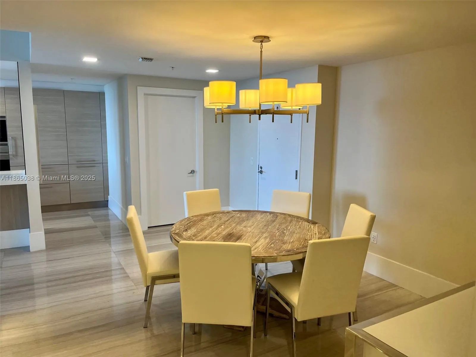 17111 Biscayne Blvd, #1806