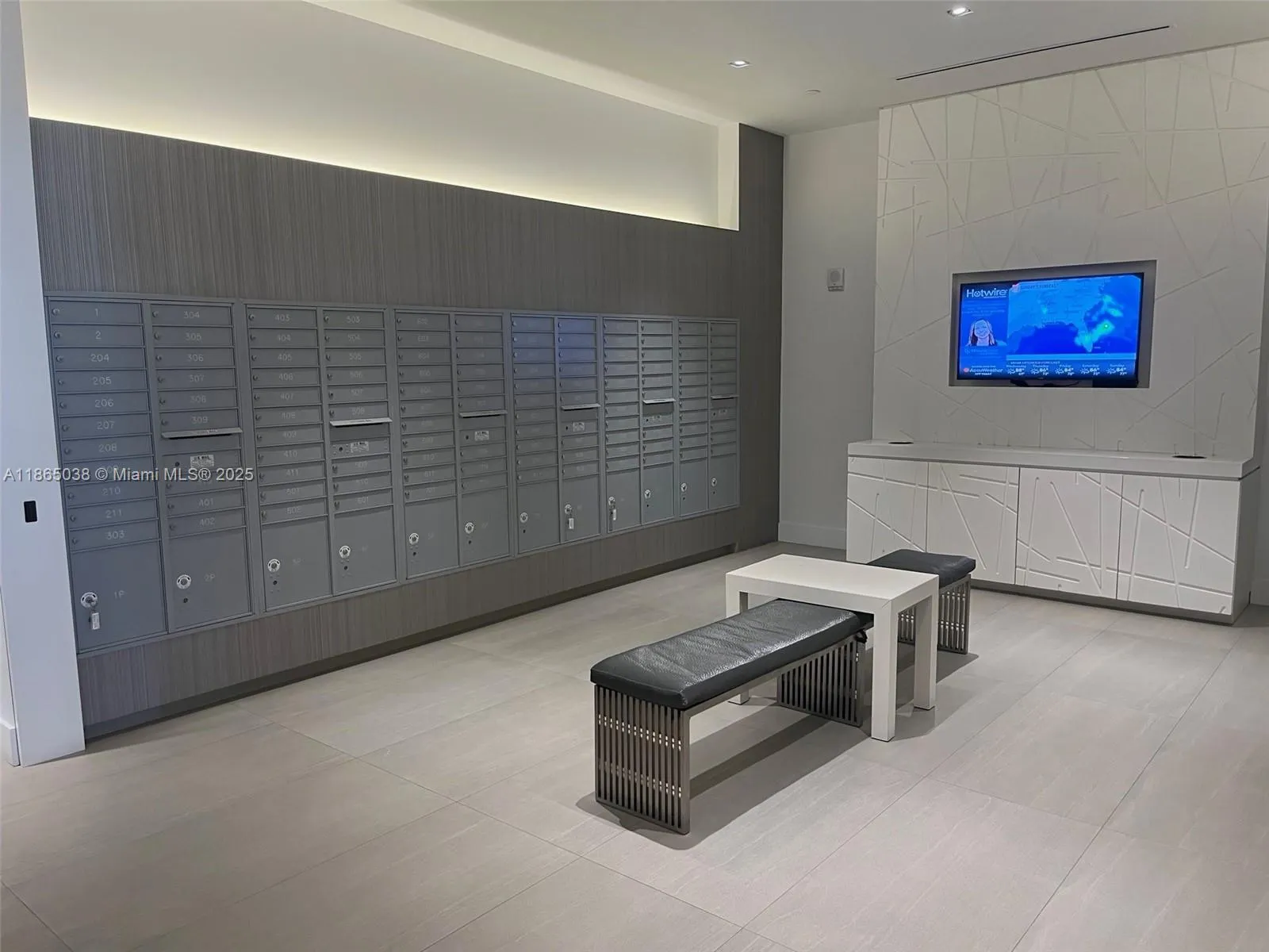17111 Biscayne Blvd, #1806