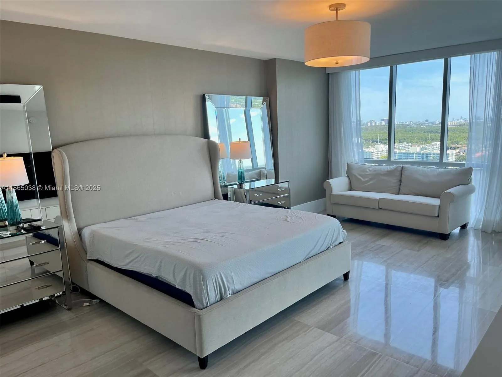17111 Biscayne Blvd, #1806