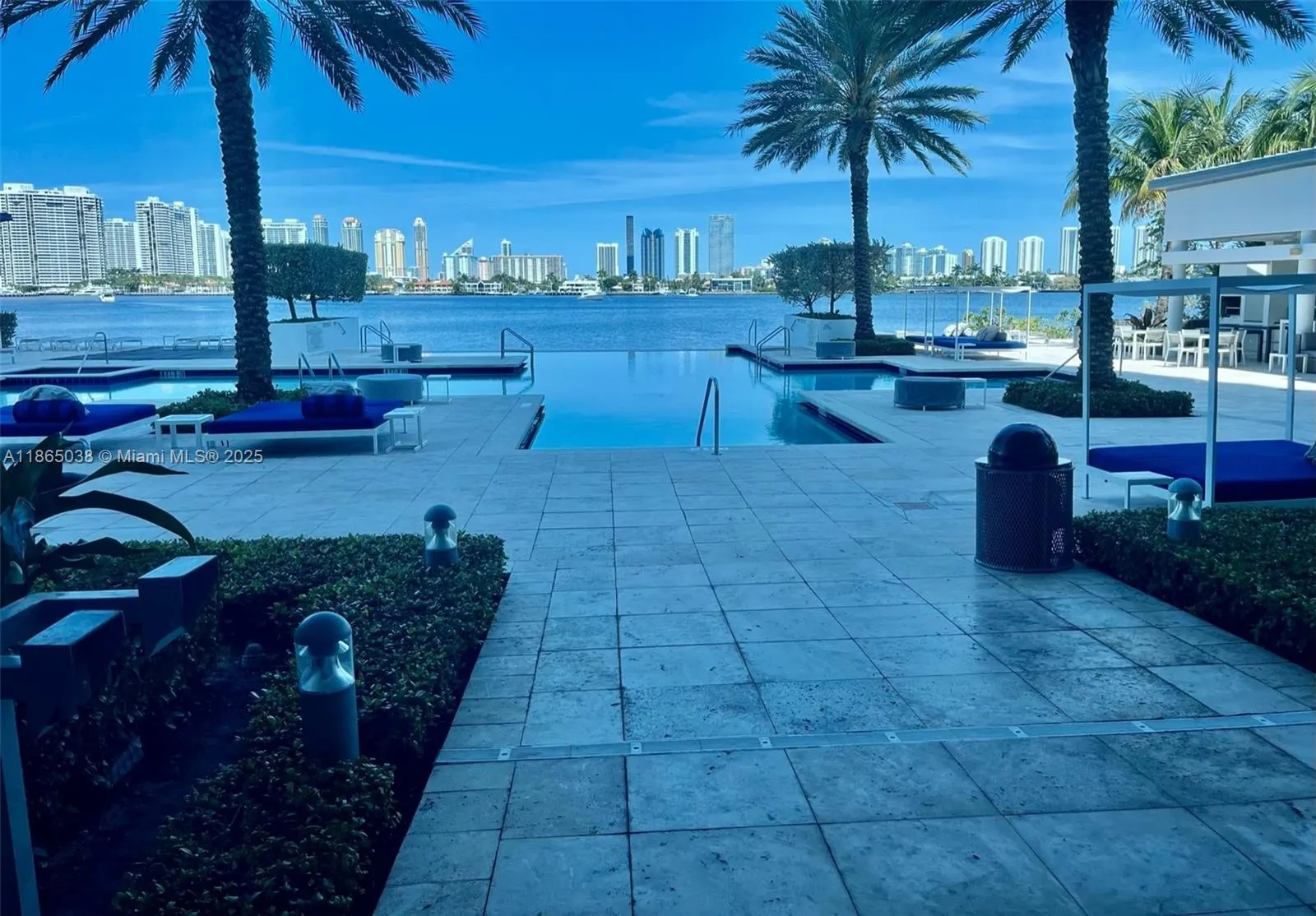 17111 Biscayne Blvd, #1806