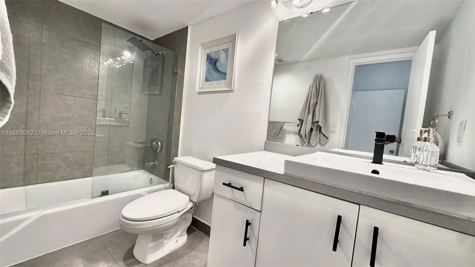 19370 Collins Ave, #319