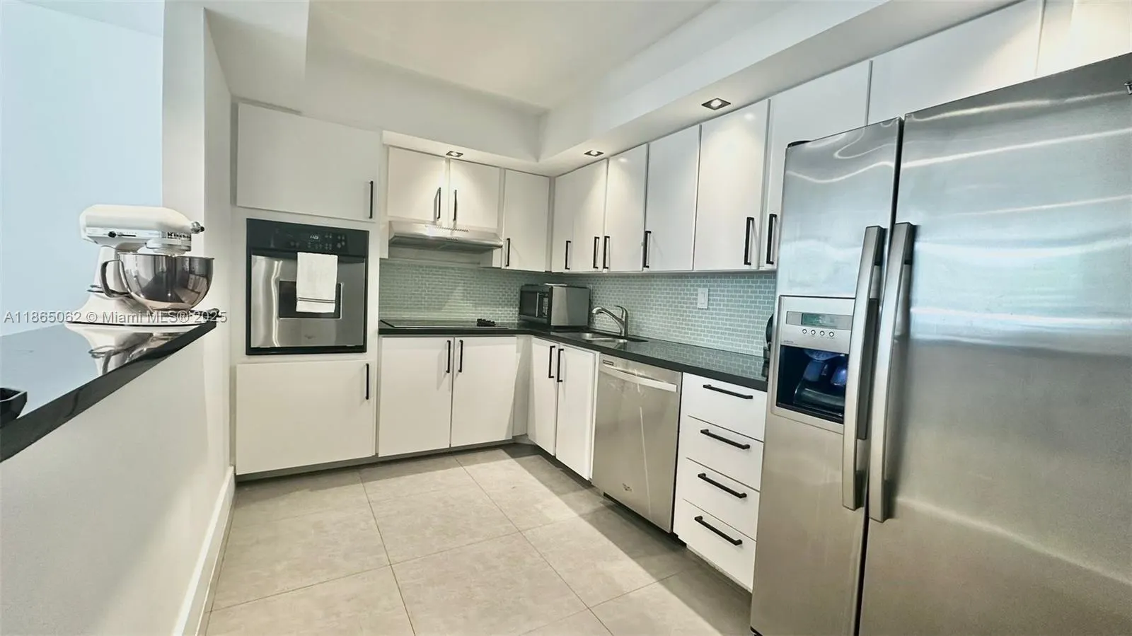 19370 Collins Ave, #319