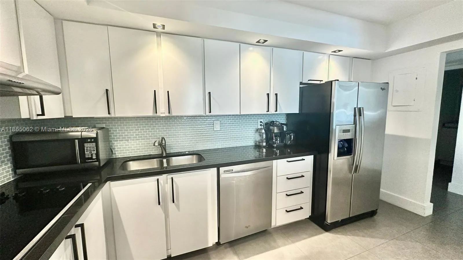 19370 Collins Ave, #319