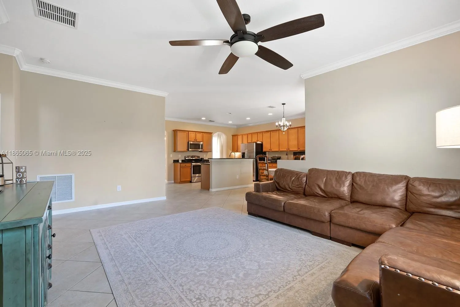 2330 Heydon Cir E