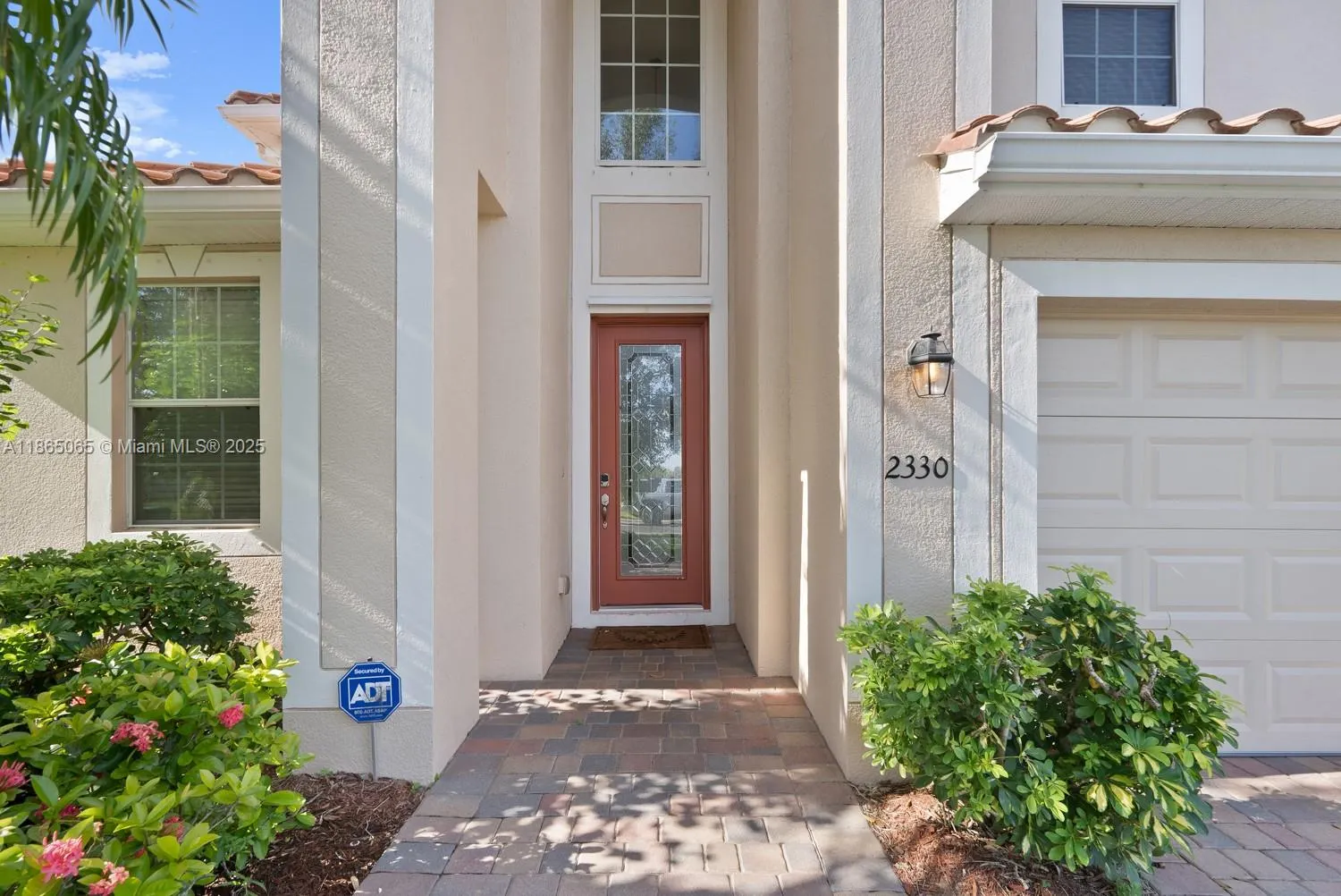2330 Heydon Cir E