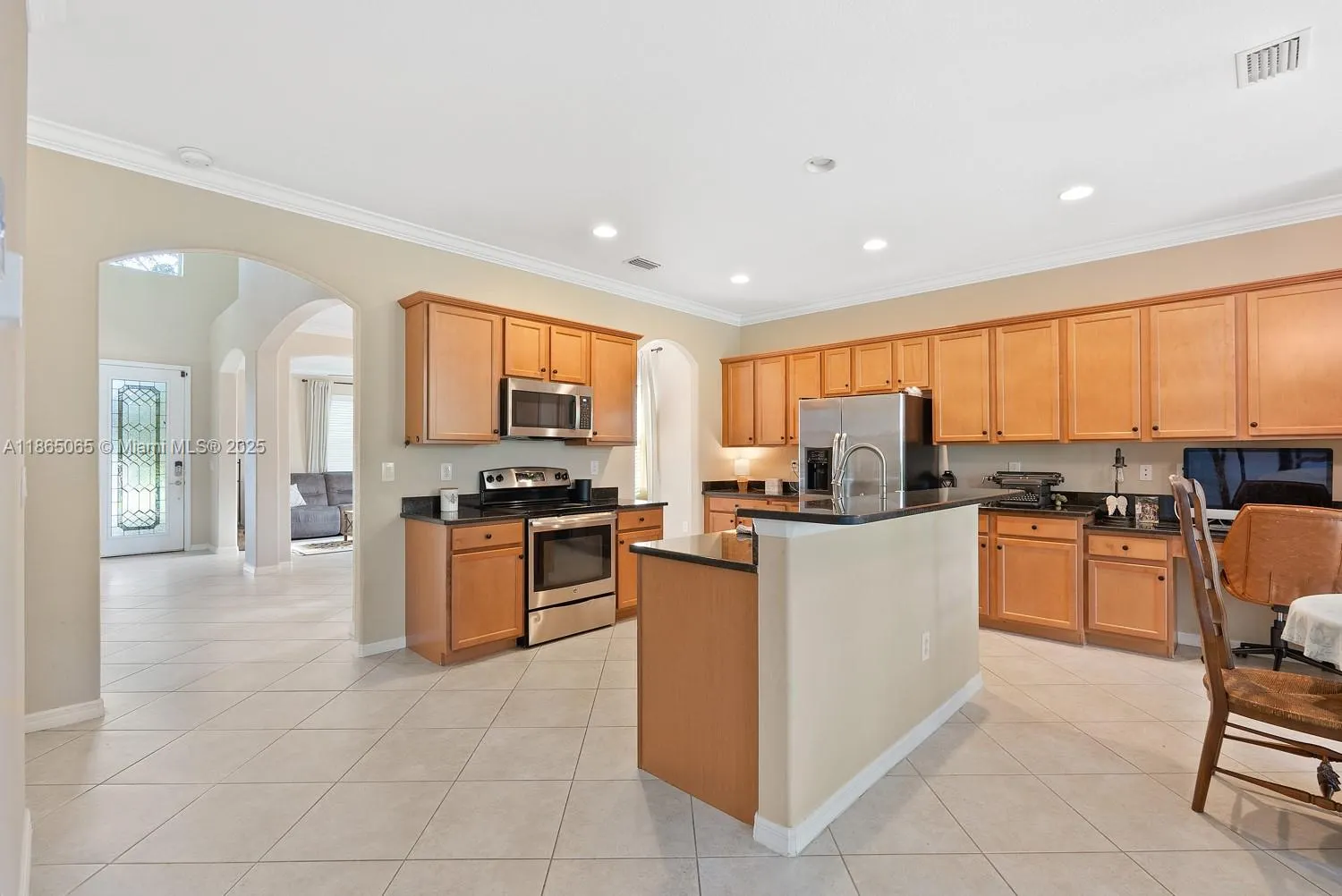 2330 Heydon Cir E