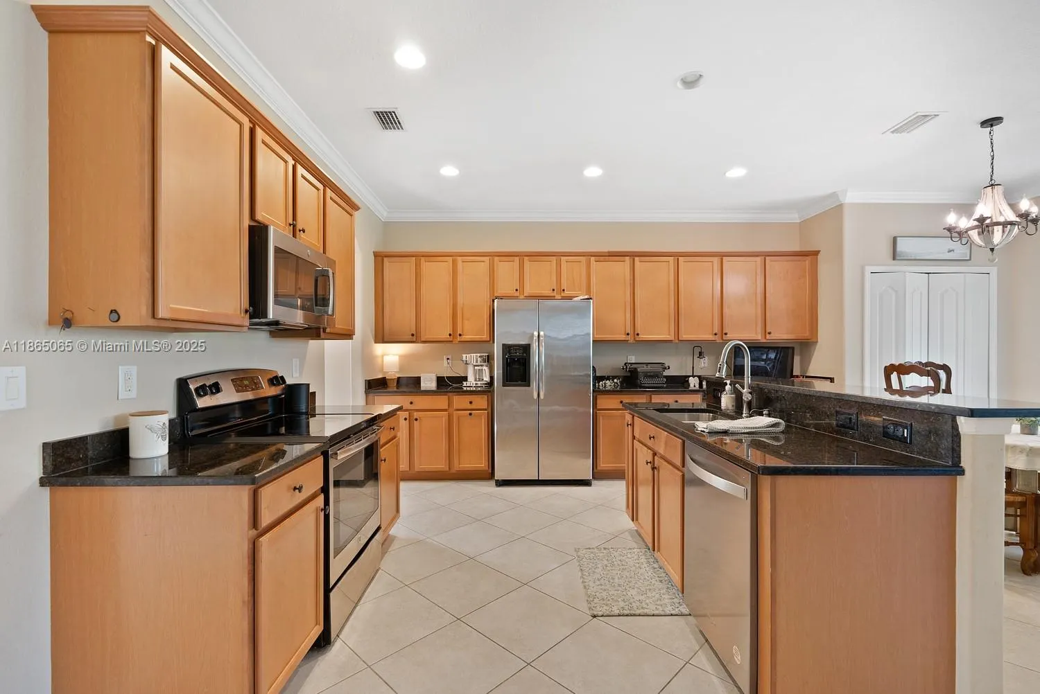 2330 Heydon Cir E