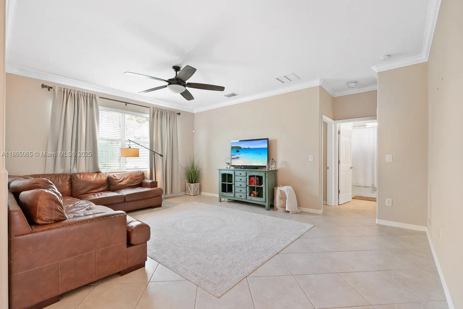 2330 Heydon Cir E