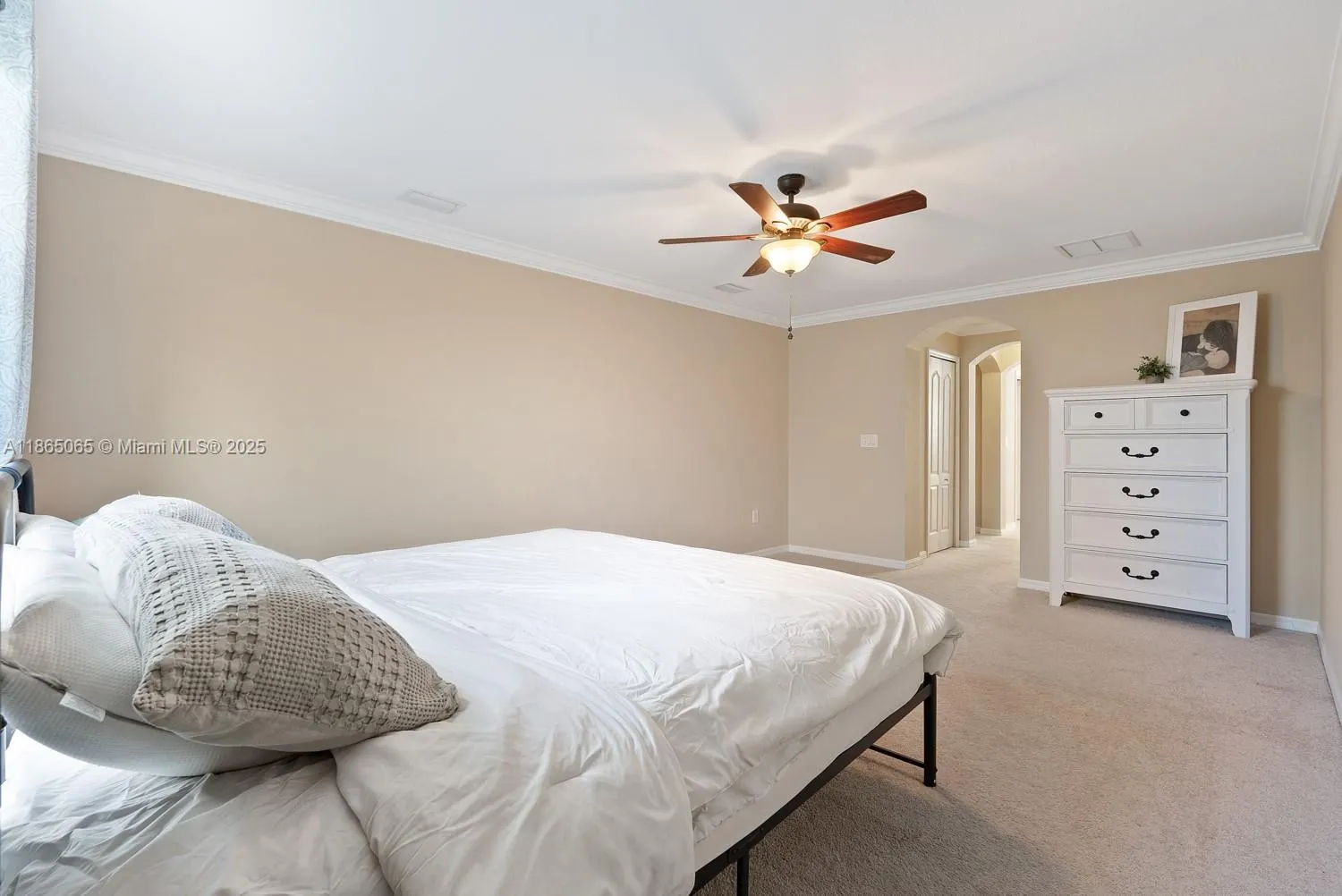 2330 Heydon Cir E
