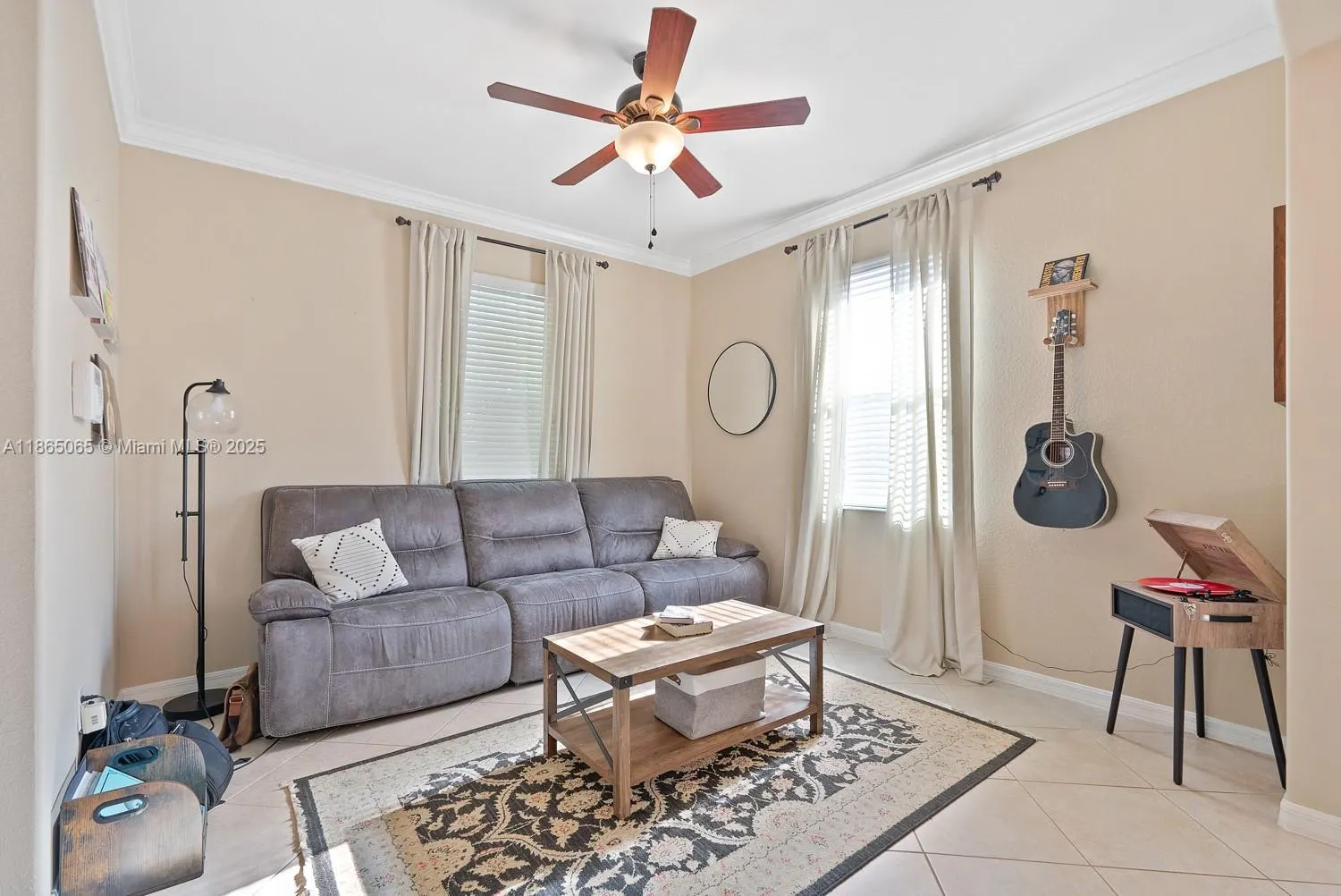 2330 Heydon Cir E