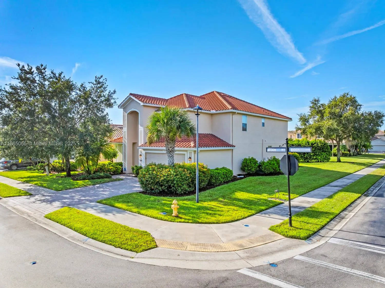 2330 Heydon Cir E