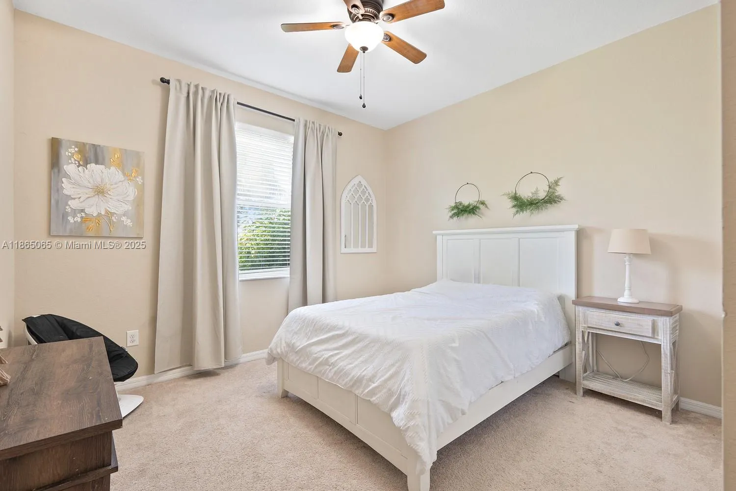 2330 Heydon Cir E