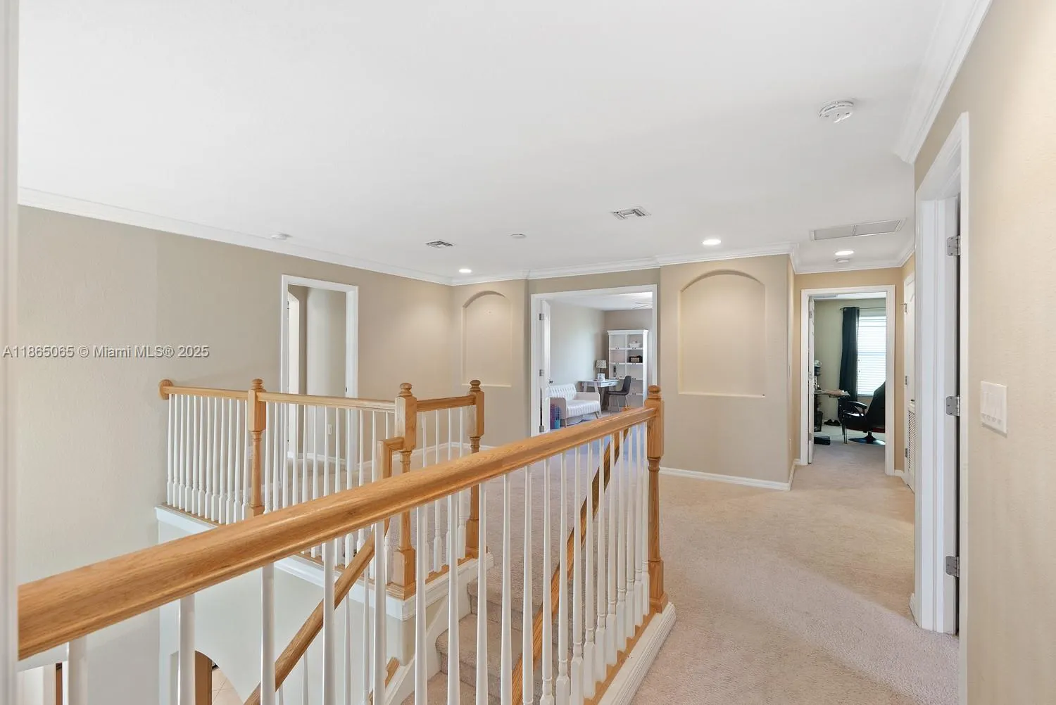 2330 Heydon Cir E
