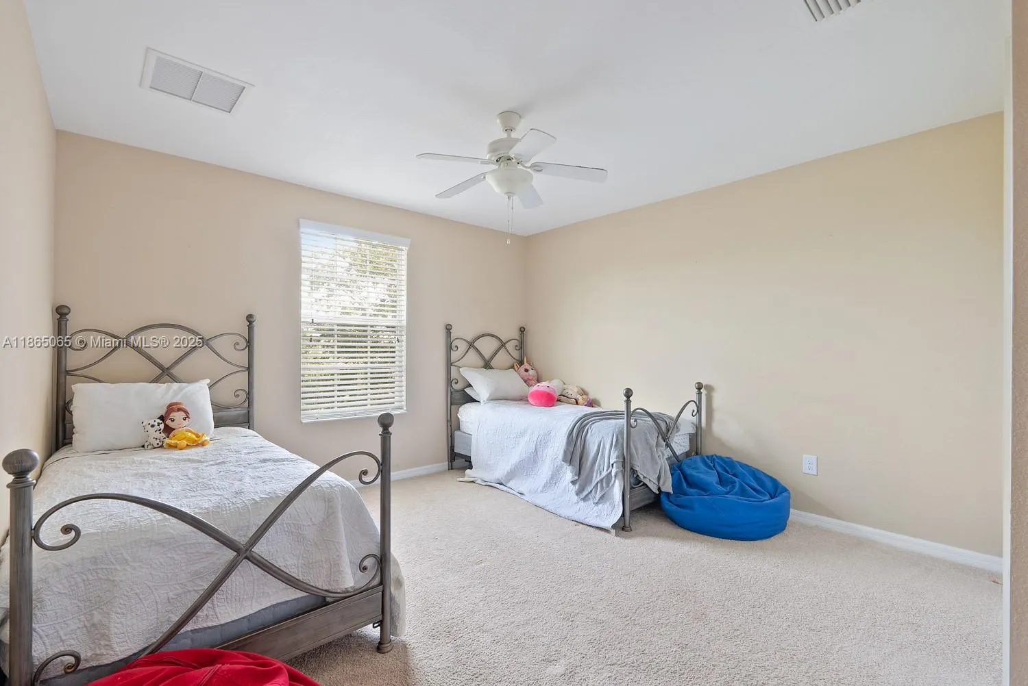 2330 Heydon Cir E