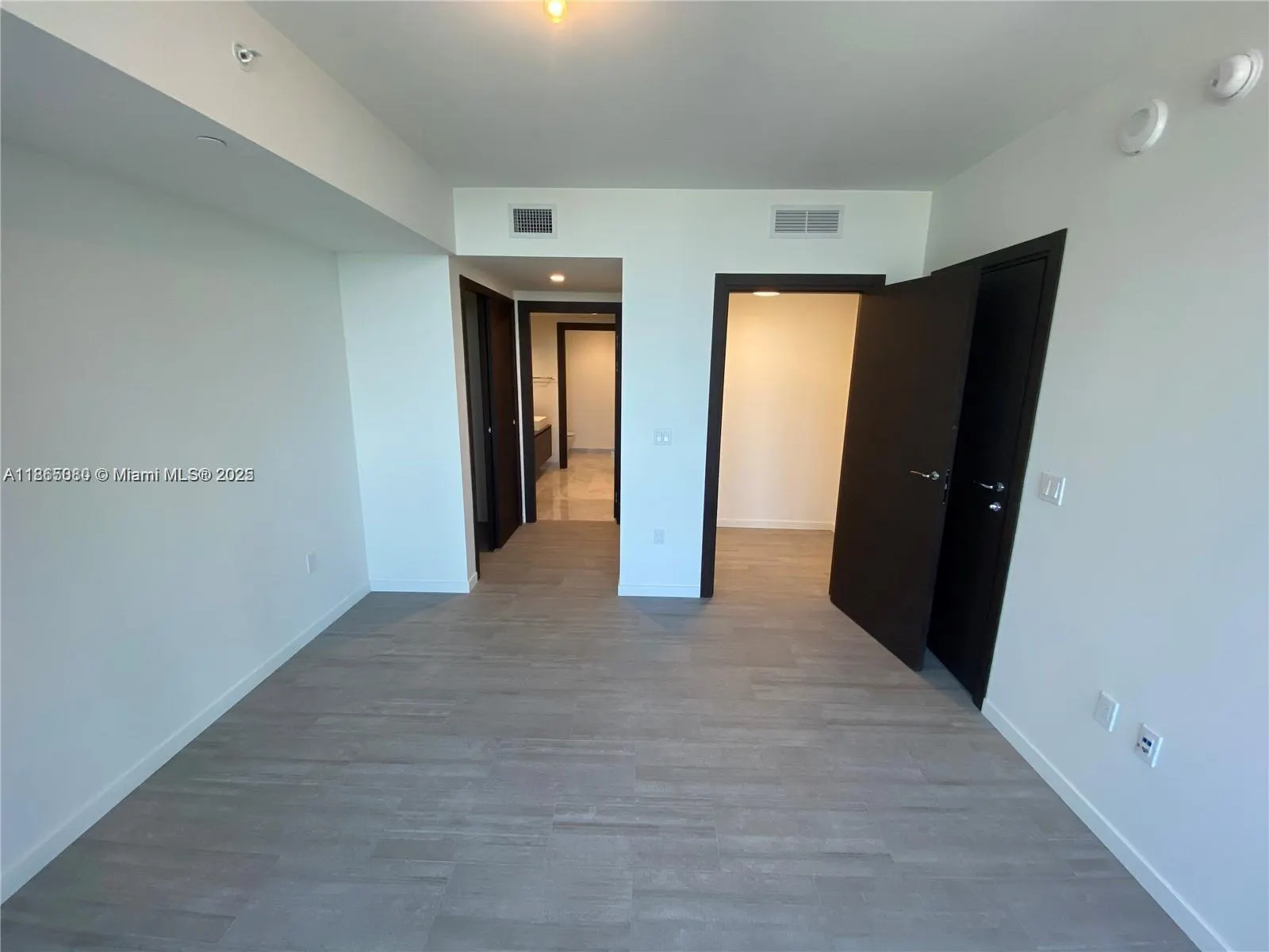 1000 Brickell Plz, #3010