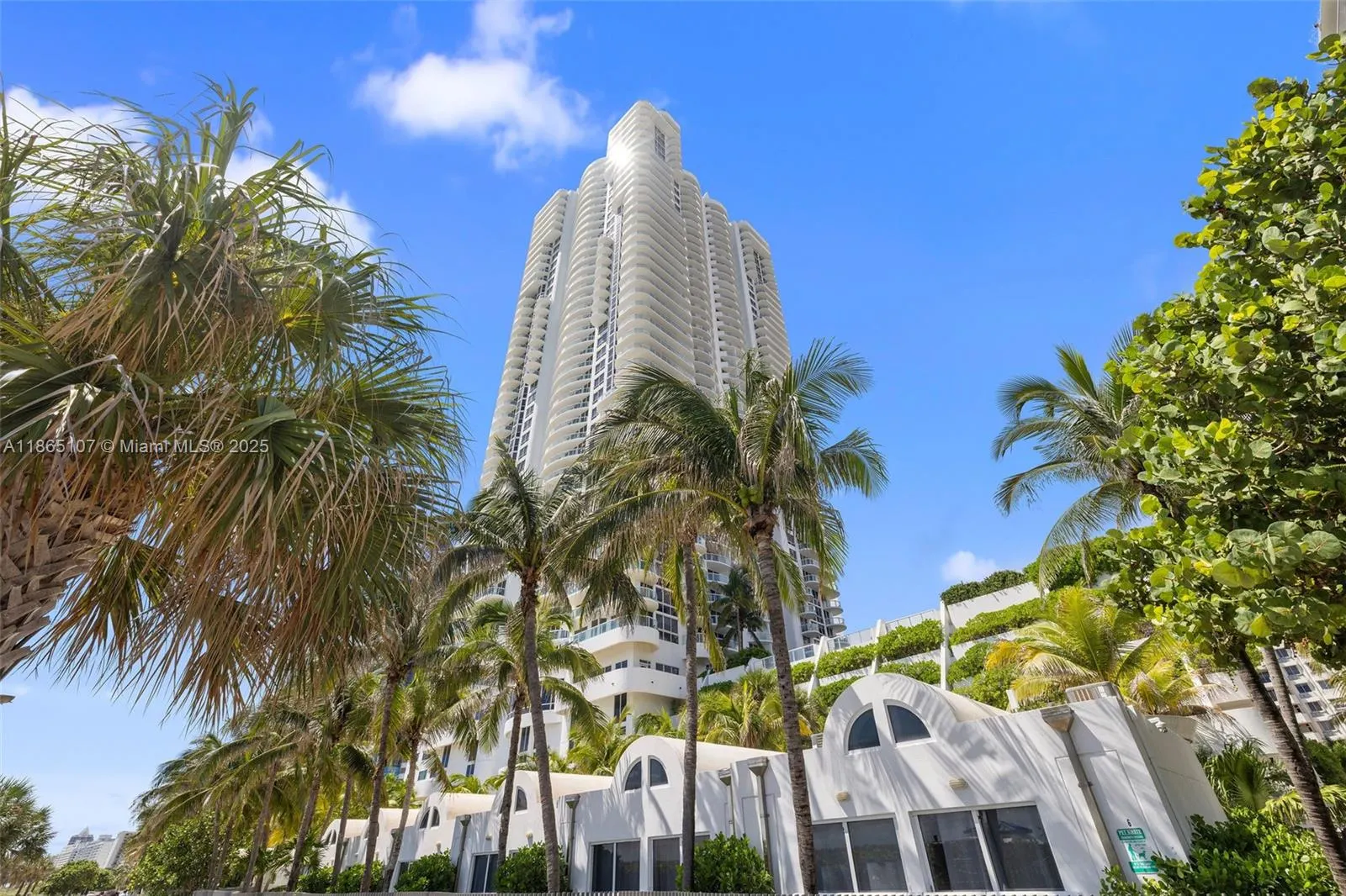 6365 Collins Ave, #2703