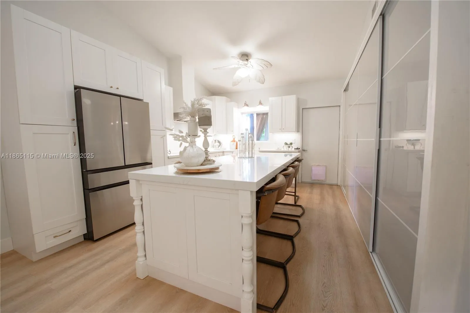 935 NE 13th Ave