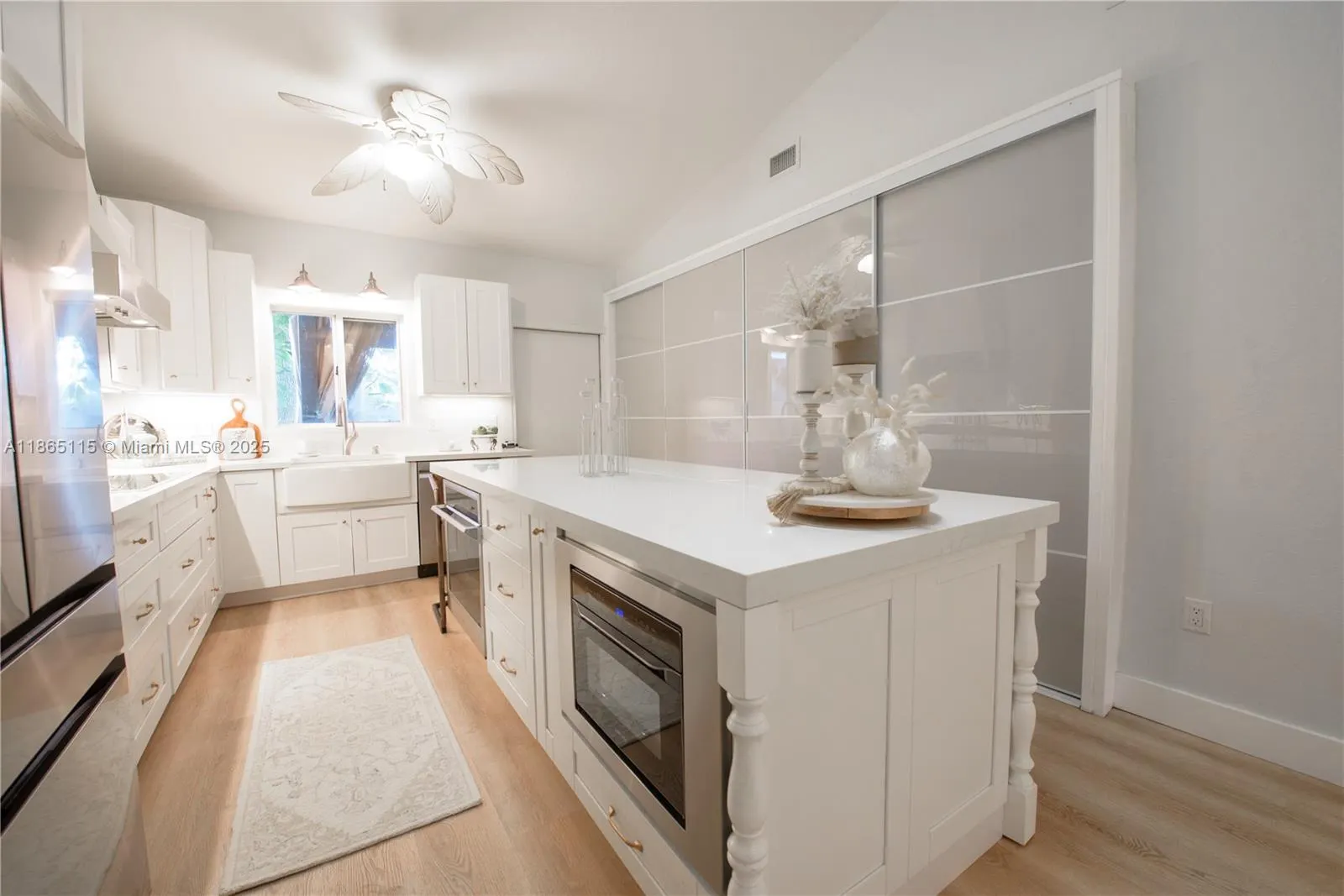 935 NE 13th Ave