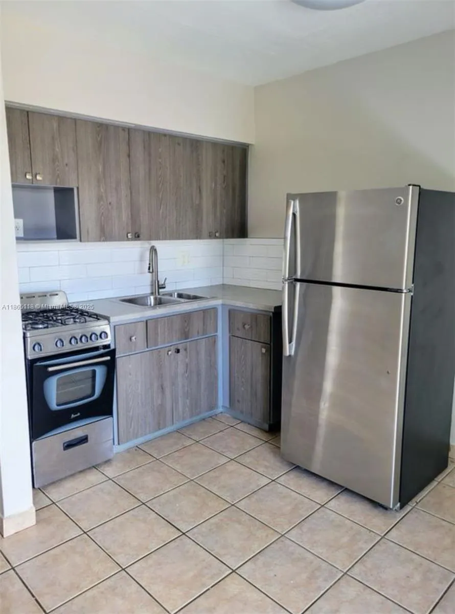 435 SW 5th Ave, #5