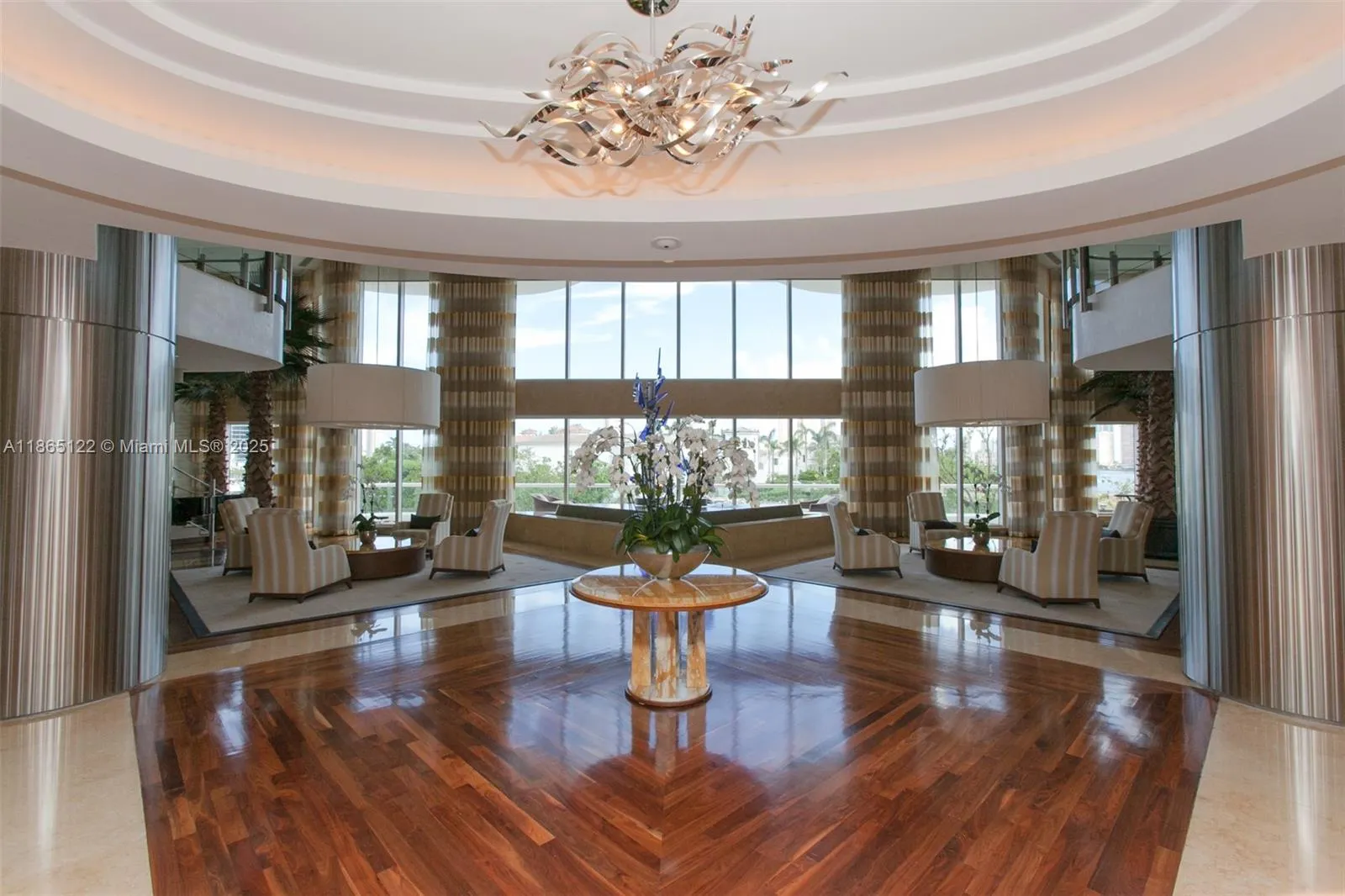 6000 Island Blvd, #707