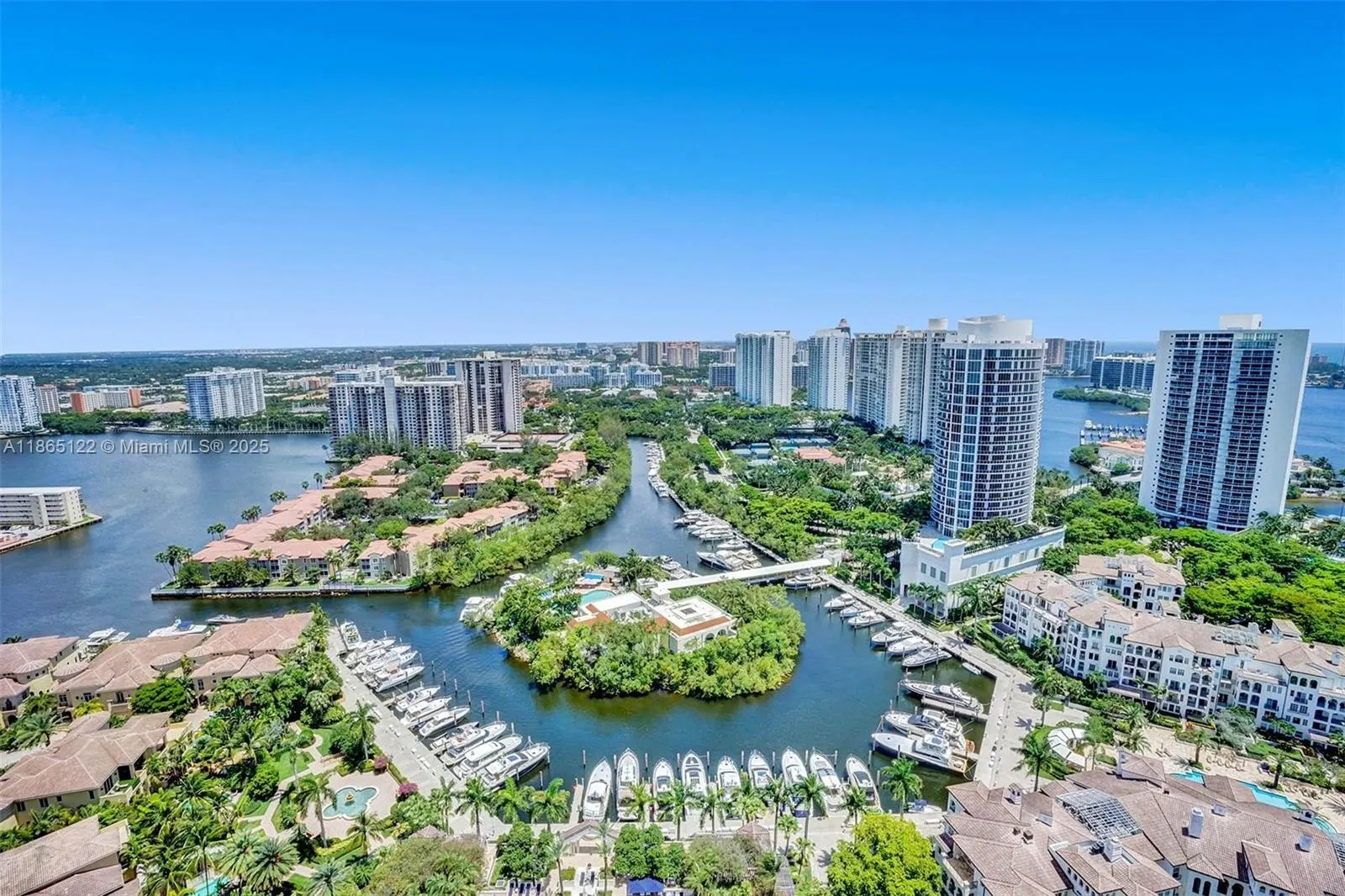 6000 Island Blvd, #707